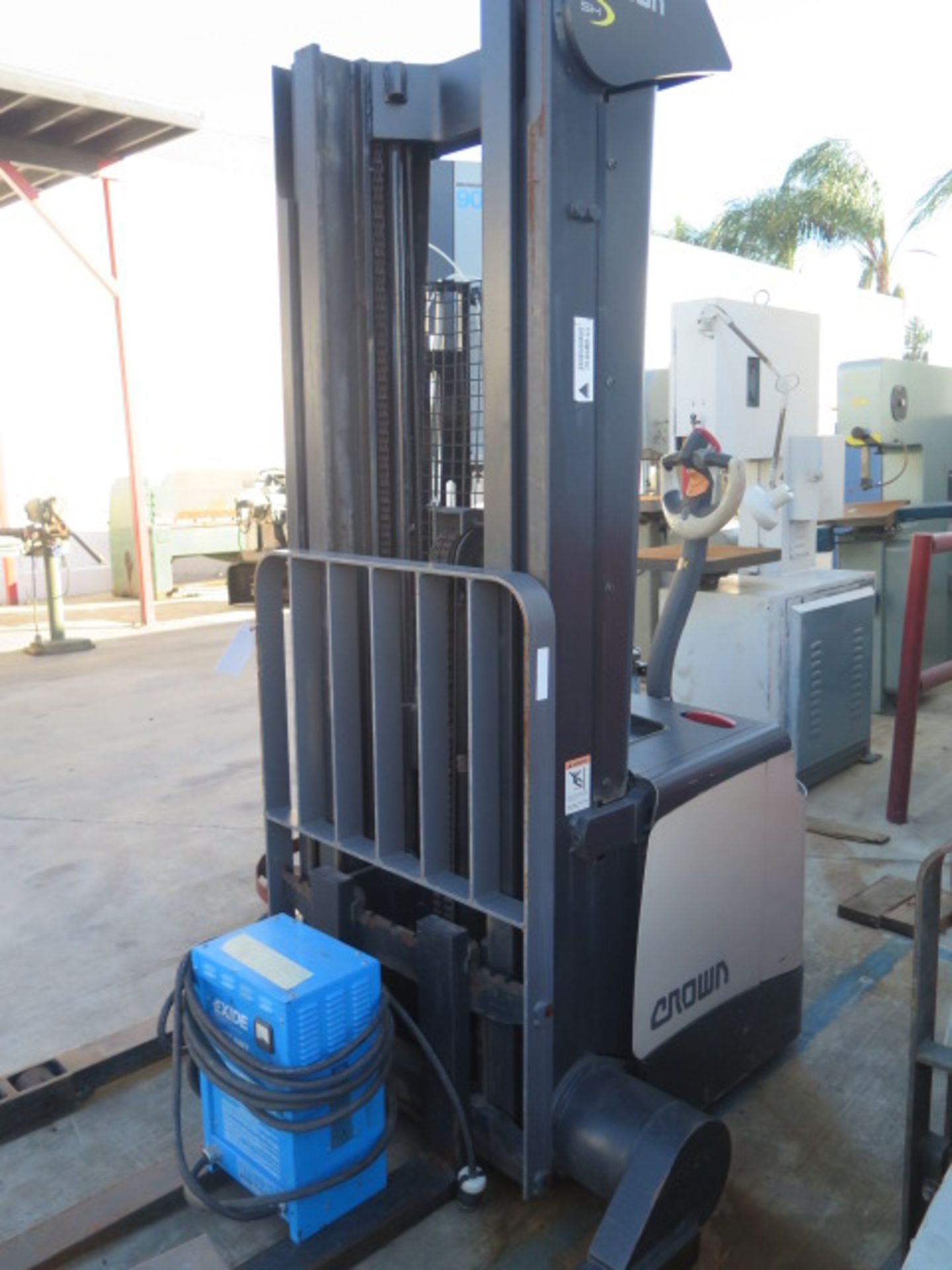 Crown S500 Series Electric Pallet Mover s/n 6A297533 w/ 3-Stage Mast, 192” Lift Height, Charger - Image 2 of 6