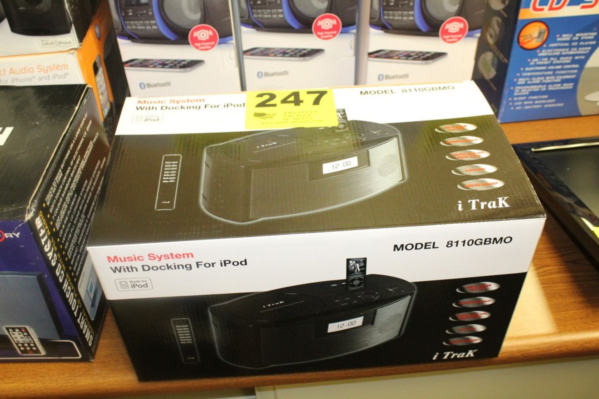 ITRAK MODEL 8110GBMO MUSIC SYSTEM WITH DOCKING FOR IPAD