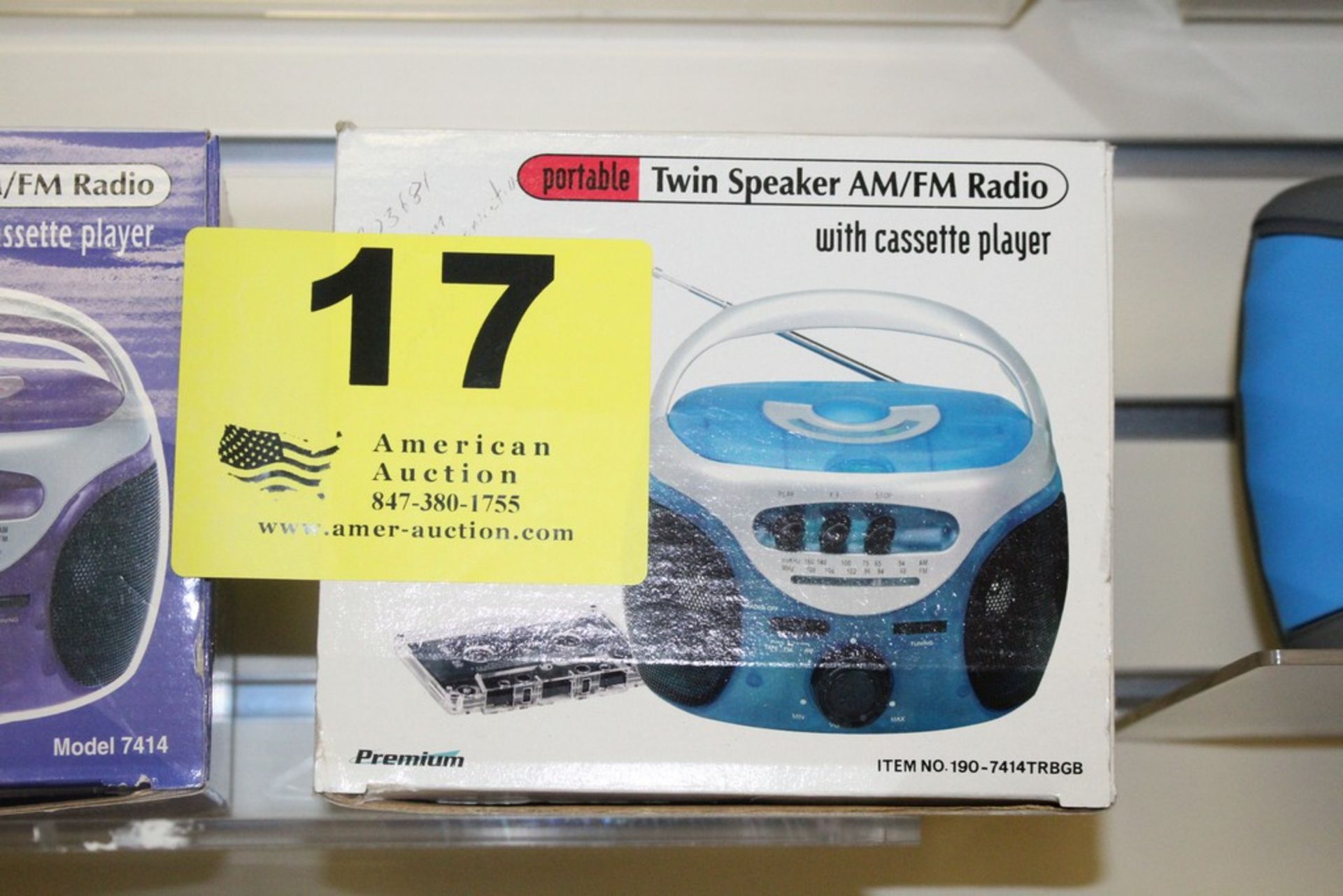 ELECTRO BRAND BRAND MODEL 7414 PORTABLE TWIN SPEAKER AM/FM RADIO WITH CASSETTE PLAYER