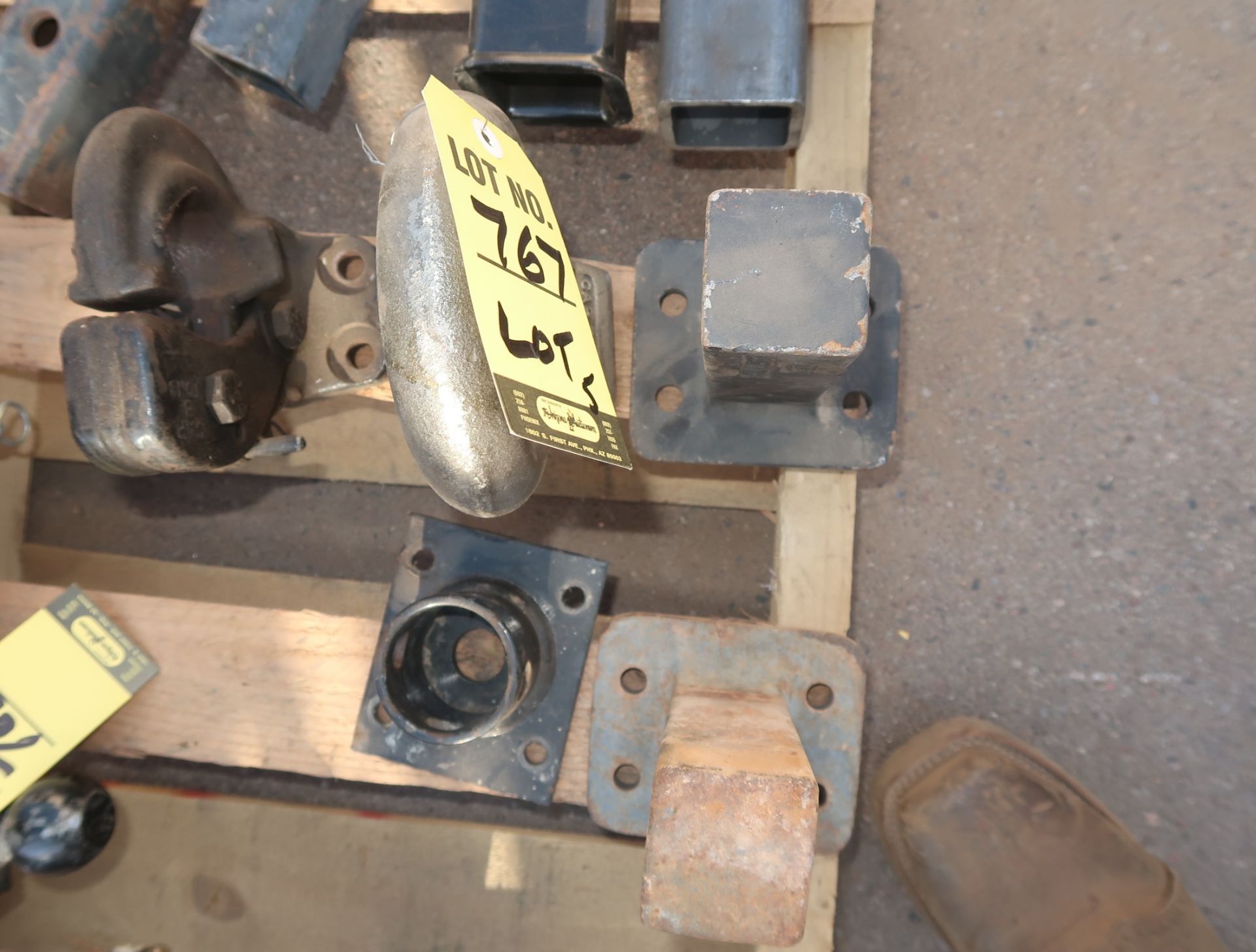 LOT HITCH PARTS