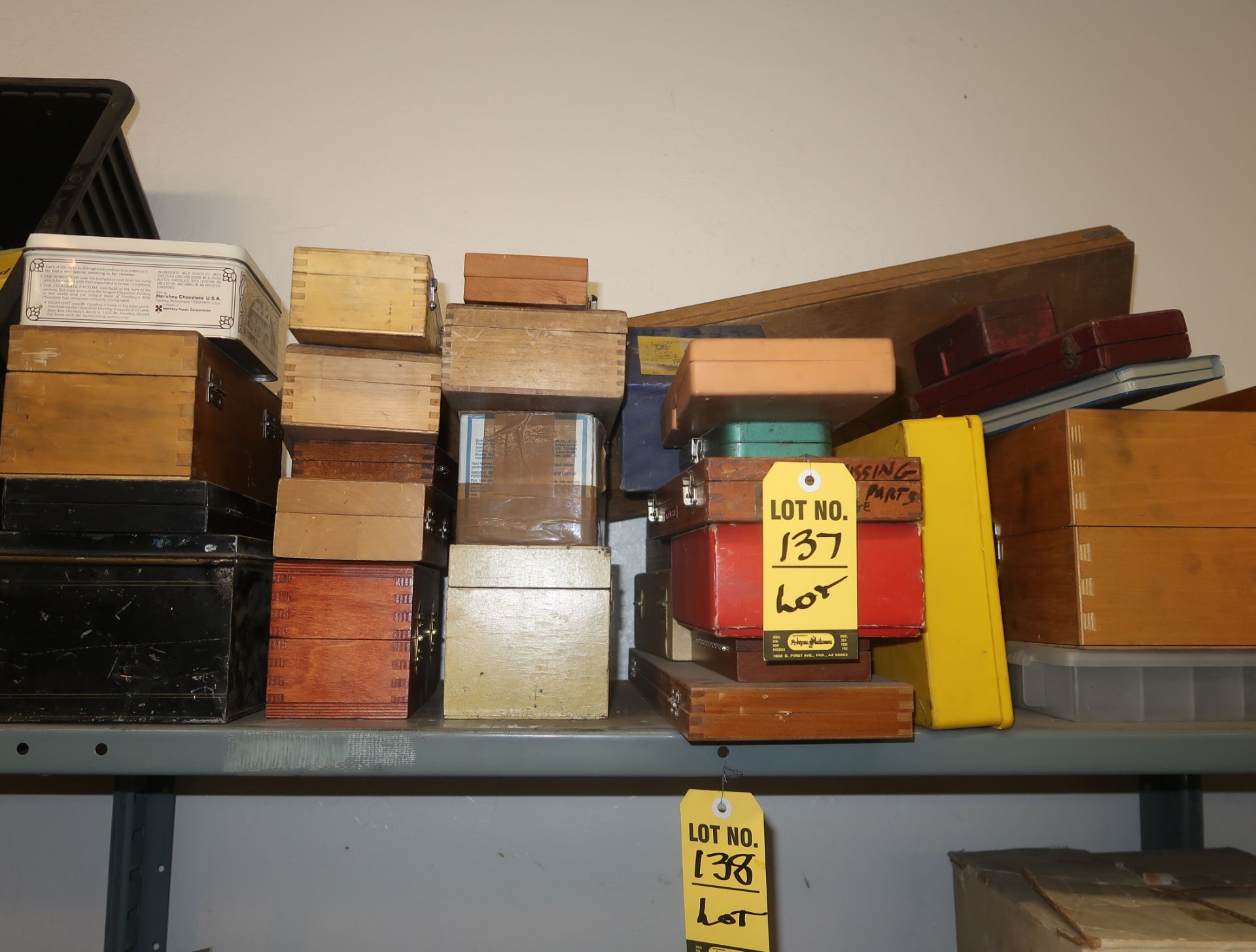 LOT OF VARIOUS EMPTY SMALL SPECIALTY BOXES