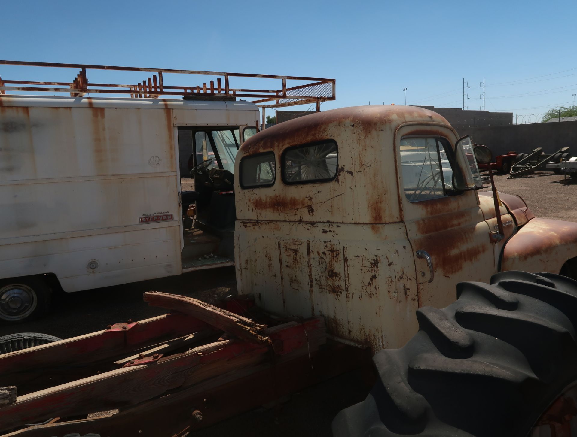 INTERNATIONAL HARVESTER L-130 SERIES PICKUP TRUCK (NO TITLE) - Image 2 of 3