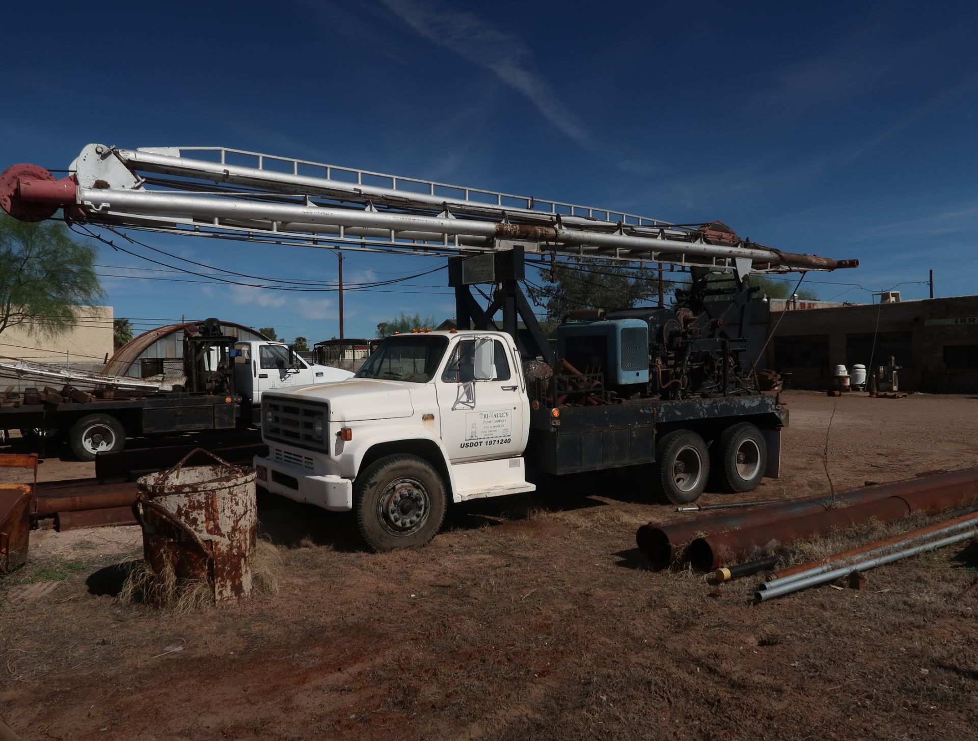 50-TON WICHTEX PUMP PULLER RIG, 30' MAST, 6-LINE, 1500' SAND LINE, MOUNTED ON 1982 GMC TRUCK ( - Image 2 of 13