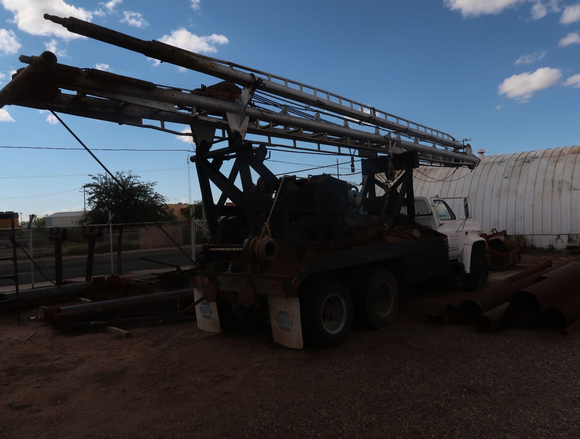 50-TON WICHTEX PUMP PULLER RIG, 30' MAST, 6-LINE, 1500' SAND LINE, MOUNTED ON 1982 GMC TRUCK ( - Image 11 of 13