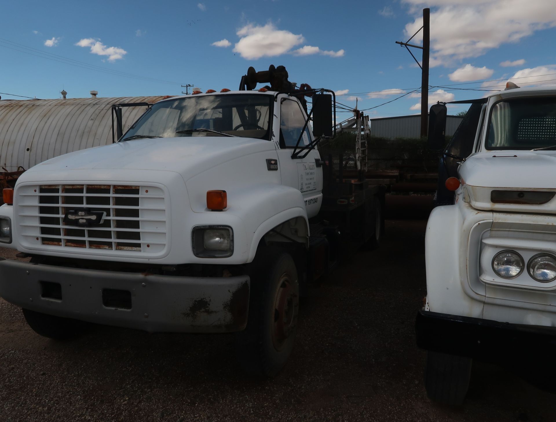 1997 CHEVY C-6500 A FRAME WINCH TRUCK (STANDARD) VIN. 1GBJ7H1P3VJ100920 - Image 2 of 9