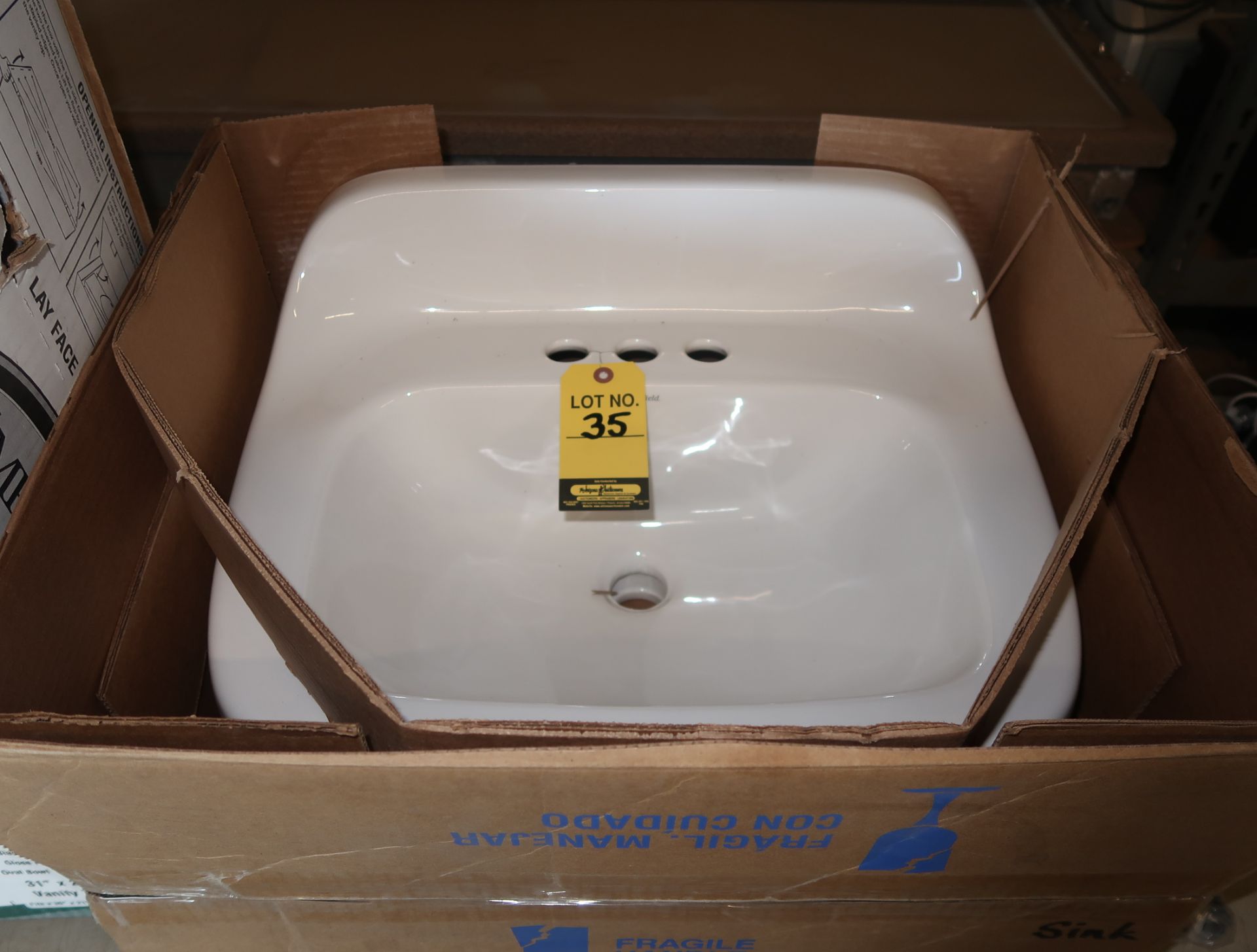 MANSFIELD 20"X18" HIGH BACK WALL MOUNT WHITE SINK (NEW)