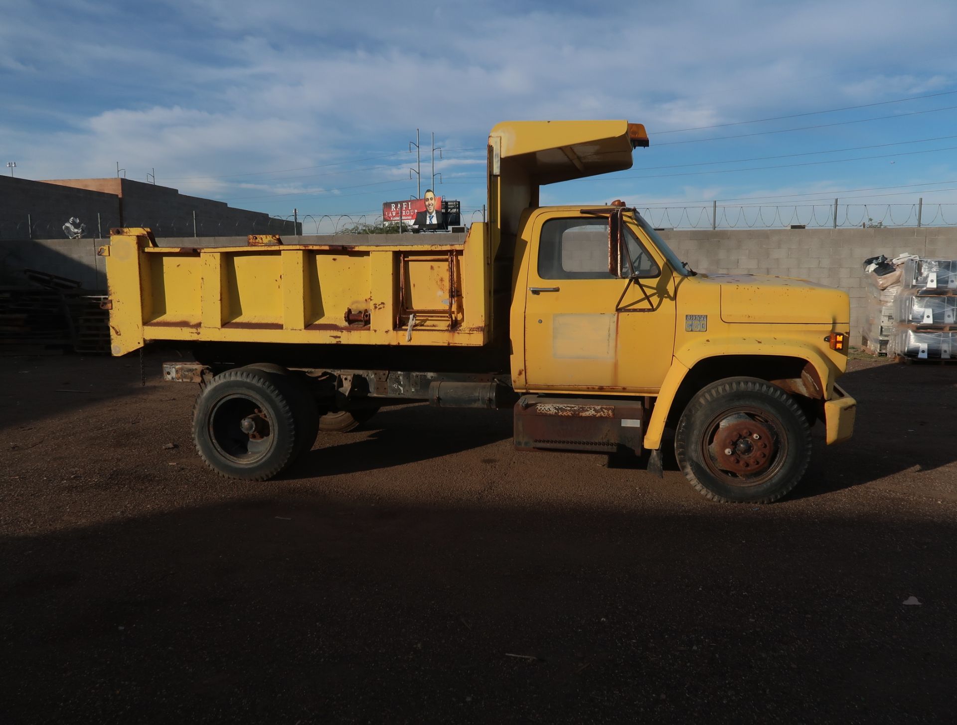 CHEVROLET C60 DUMP TRUCK