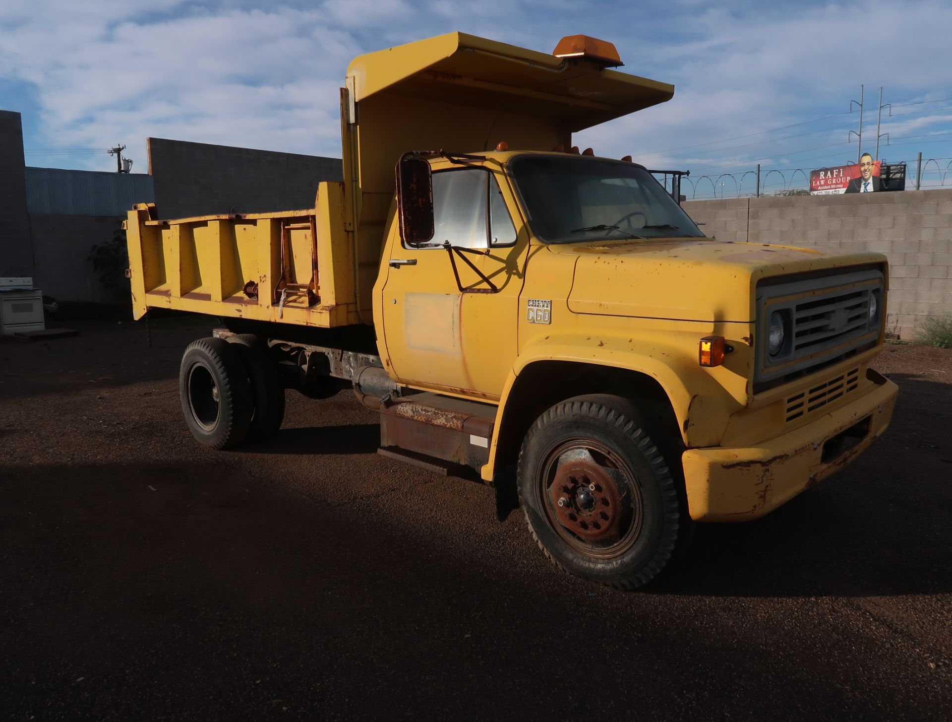 CHEVROLET C60 DUMP TRUCK - Image 3 of 3