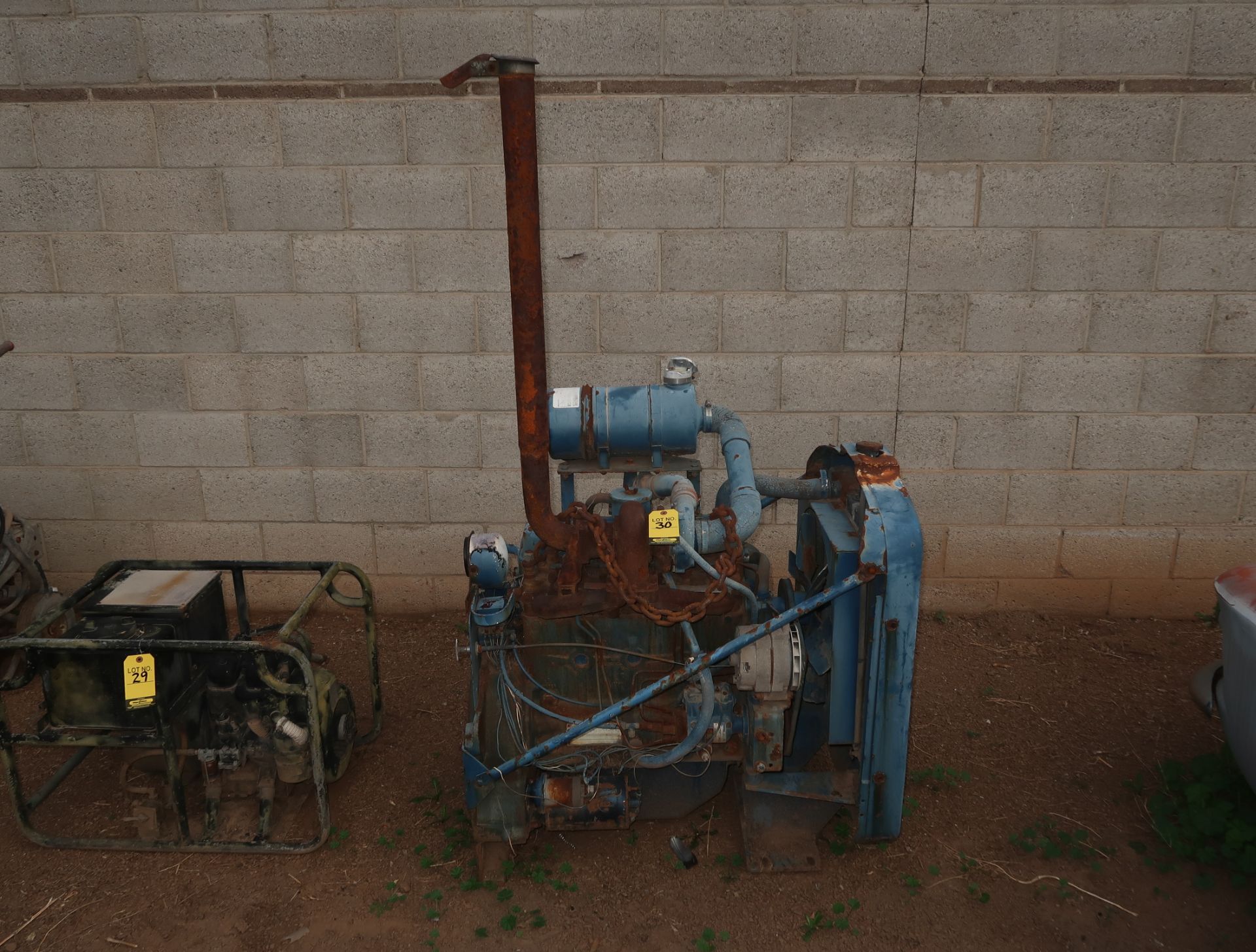 WHITE DIESEL ENGINE - Image 3 of 3