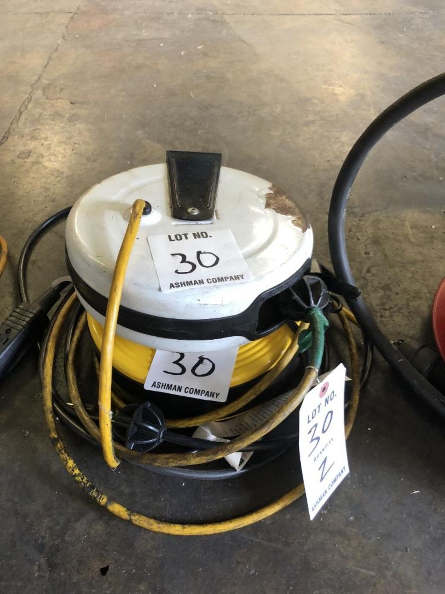 (2) EXTENSION CORD REELS