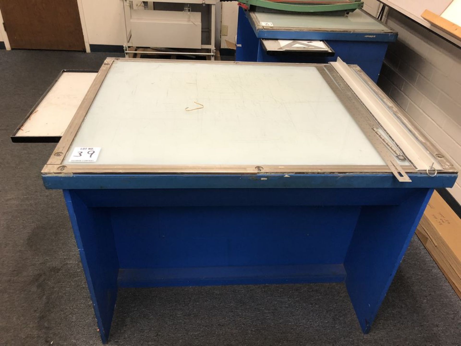 (1) 4’x3’ LIGHT TABLE