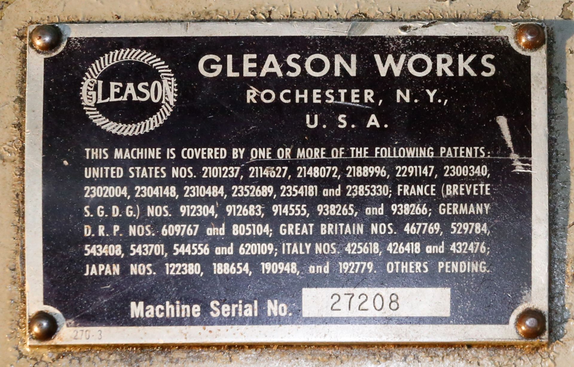 GLEASON SPIRAL BEVEL GEAR GENERATORS, S/N: 27208, W/ ASSORTED CHANGE GEARS & CABINET (520O) - Image 3 of 4