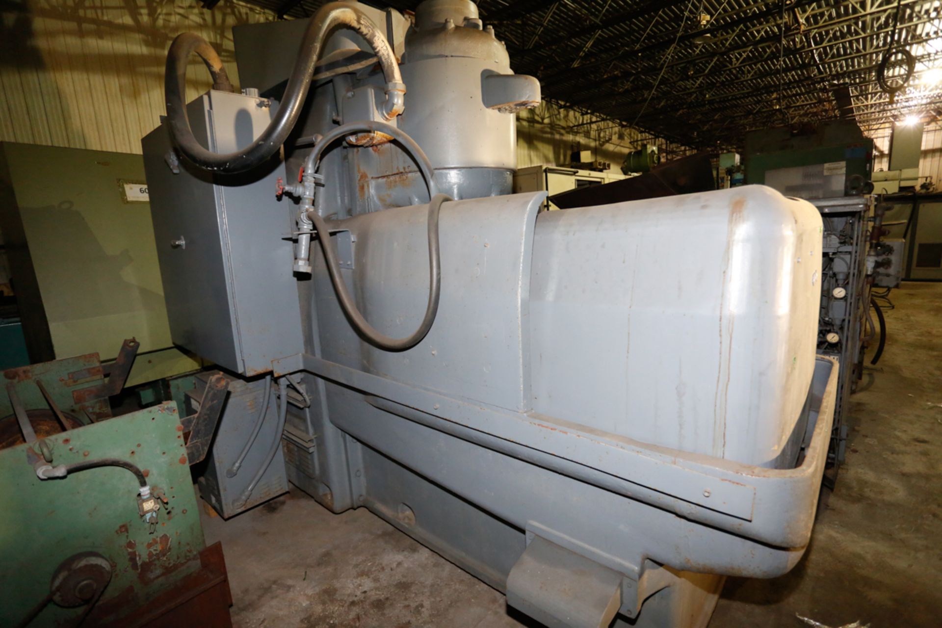 MATTISON #24 ROTARY SURFACE GRINDER,40 HP, 36" CHUCK, S/N 24-120 - LOCATED IN RICHMOND, QC - Image 5 of 5