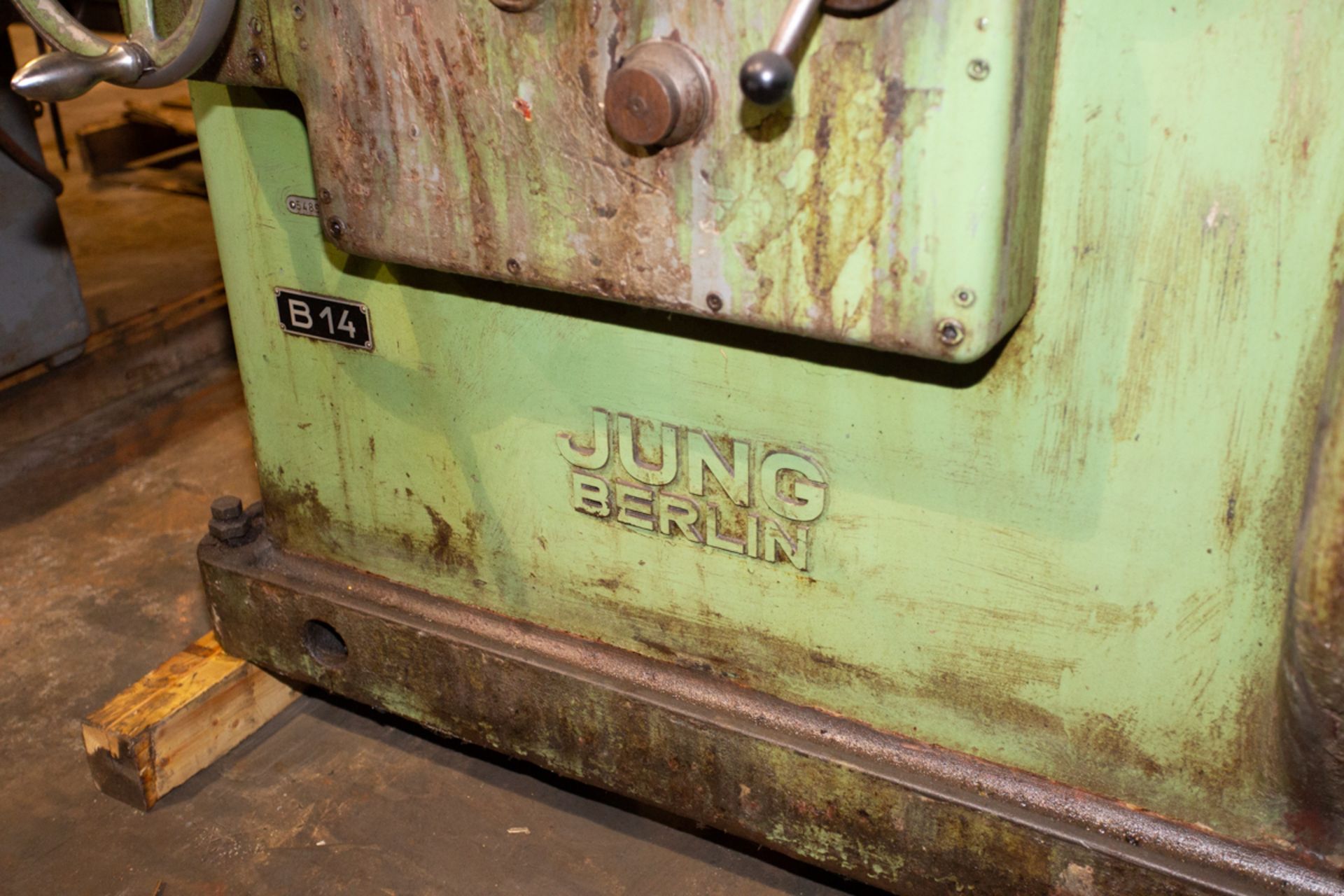 JUNG BERLIN INTERNAL GRINDER, 10" CHUCK (LOCATED IN RICHMOND, QC) - Image 7 of 7