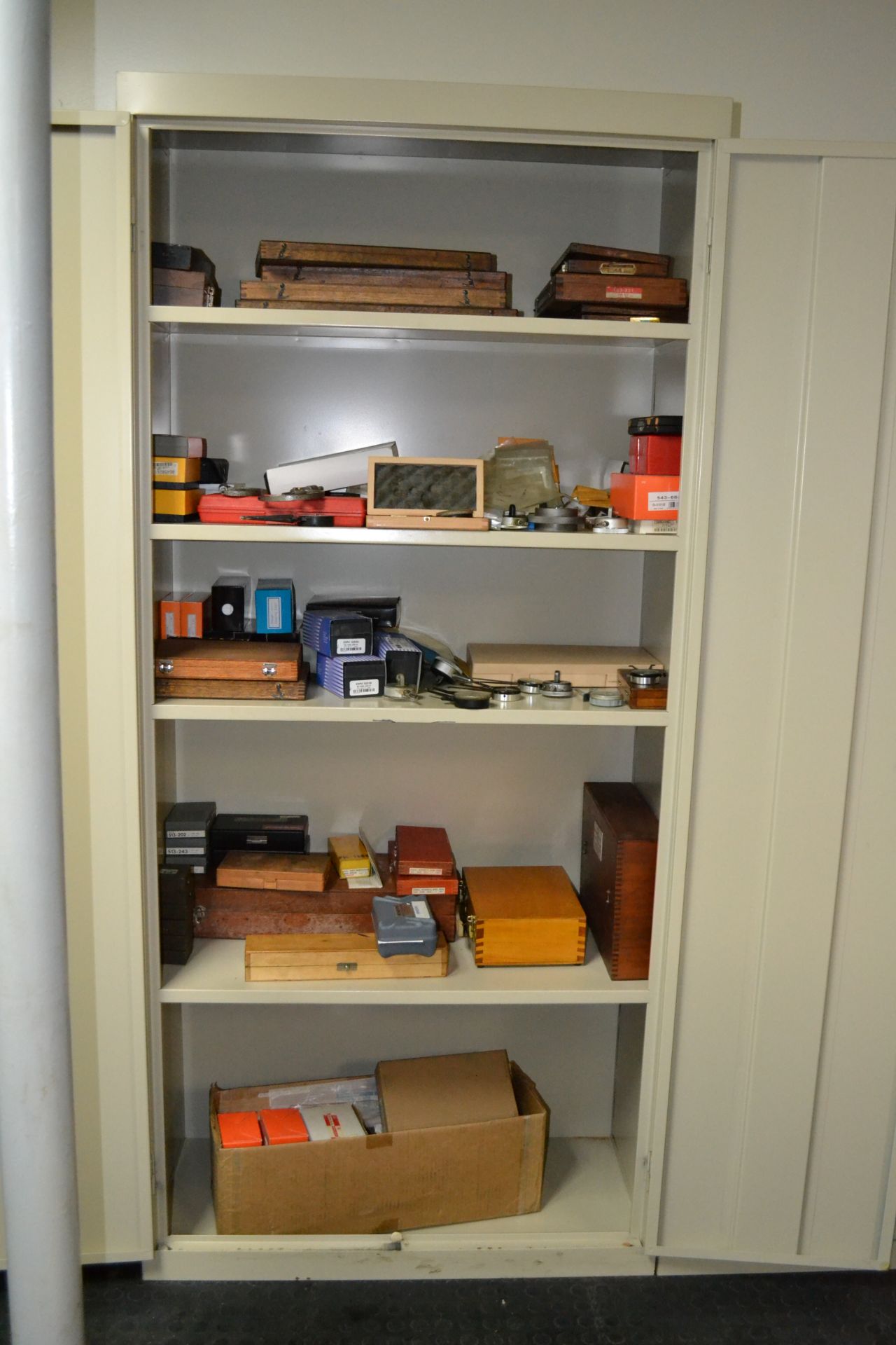 Miscellaneous Micrometers & Metal Cabinet