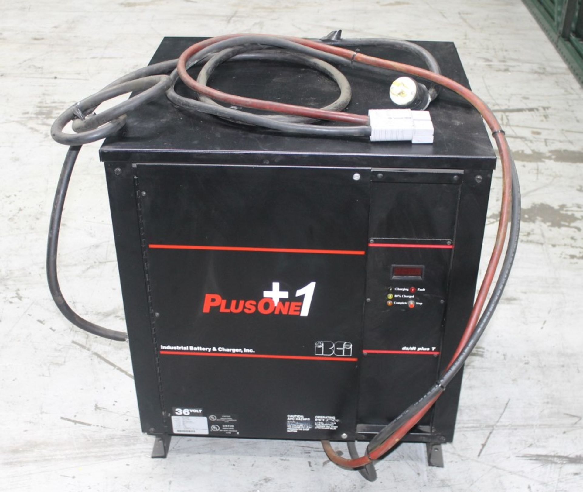 PLUSONE 36 VOLTS BATTERY CHARGER