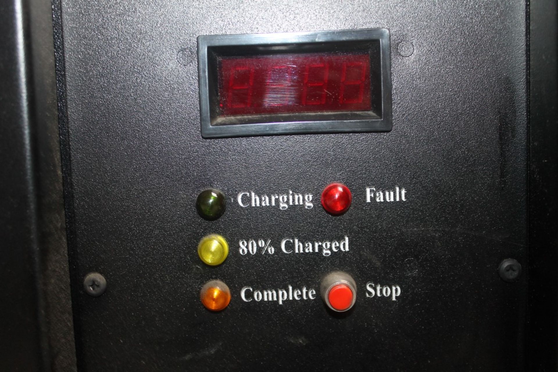 PLUSONE 36 VOLTS BATTERY CHARGER - Image 4 of 4