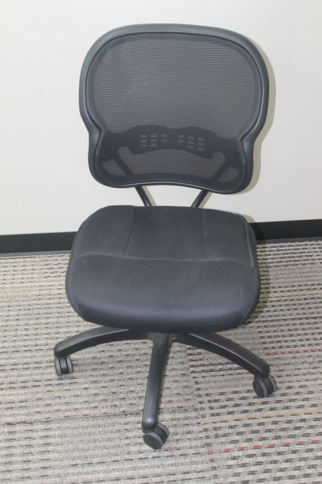 EXECUTIVE DESK WITH CHAIR - Image 3 of 3