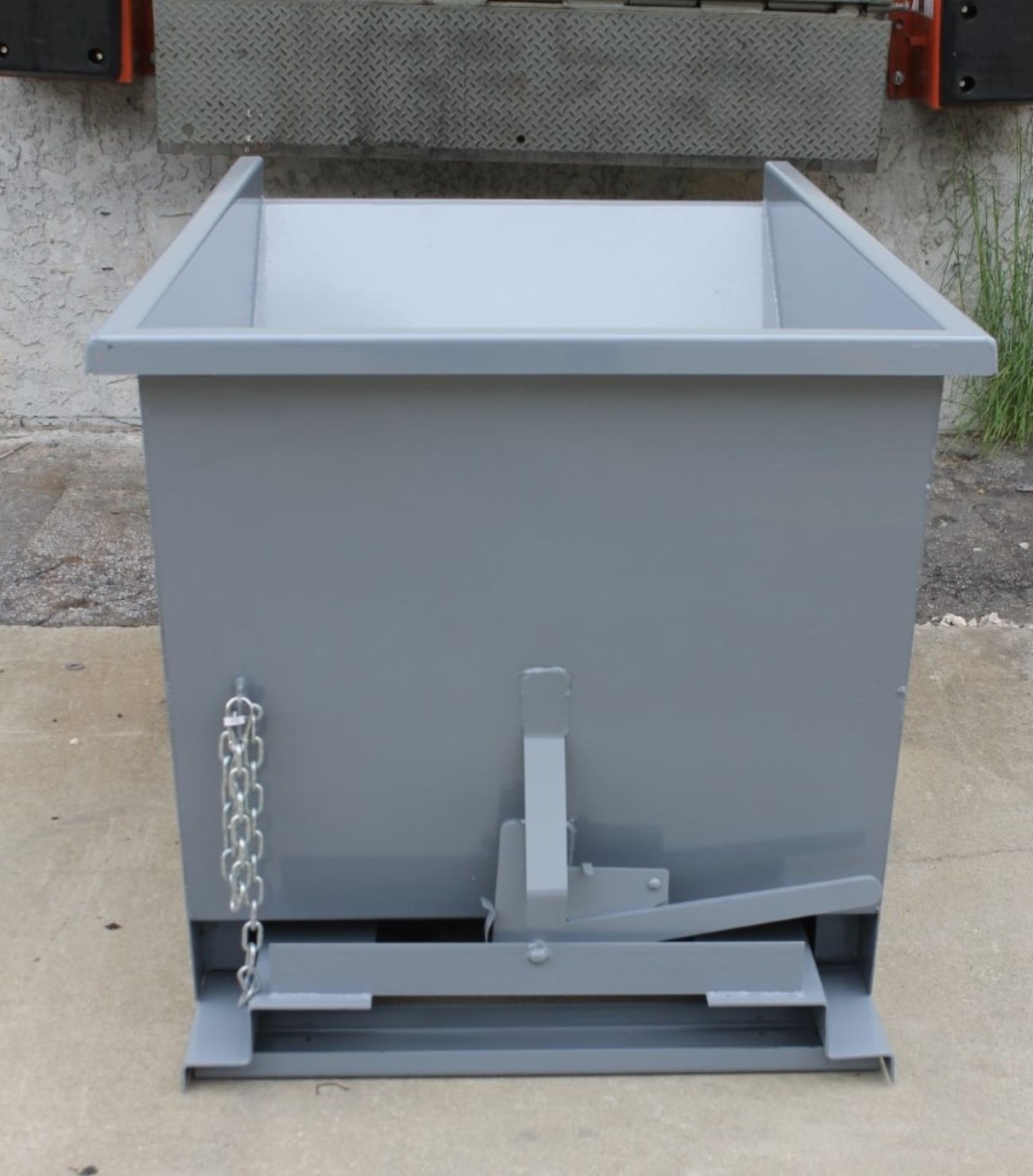 1 CU YARD SELF DUMPING HOPPER (NEW), 4000 LB CAP, CAPACITY: 1 CU YARD, 4000 LBS, OVER ALL SIZE: