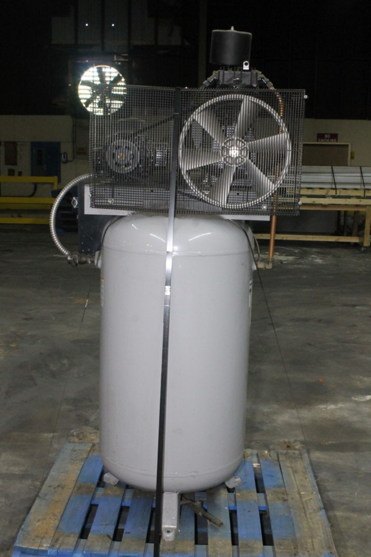 WESTWARD 7.5HP , 80 GALLON VERTICAL TANK MOUNTED AIR COMPRESSOR, - Image 4 of 4