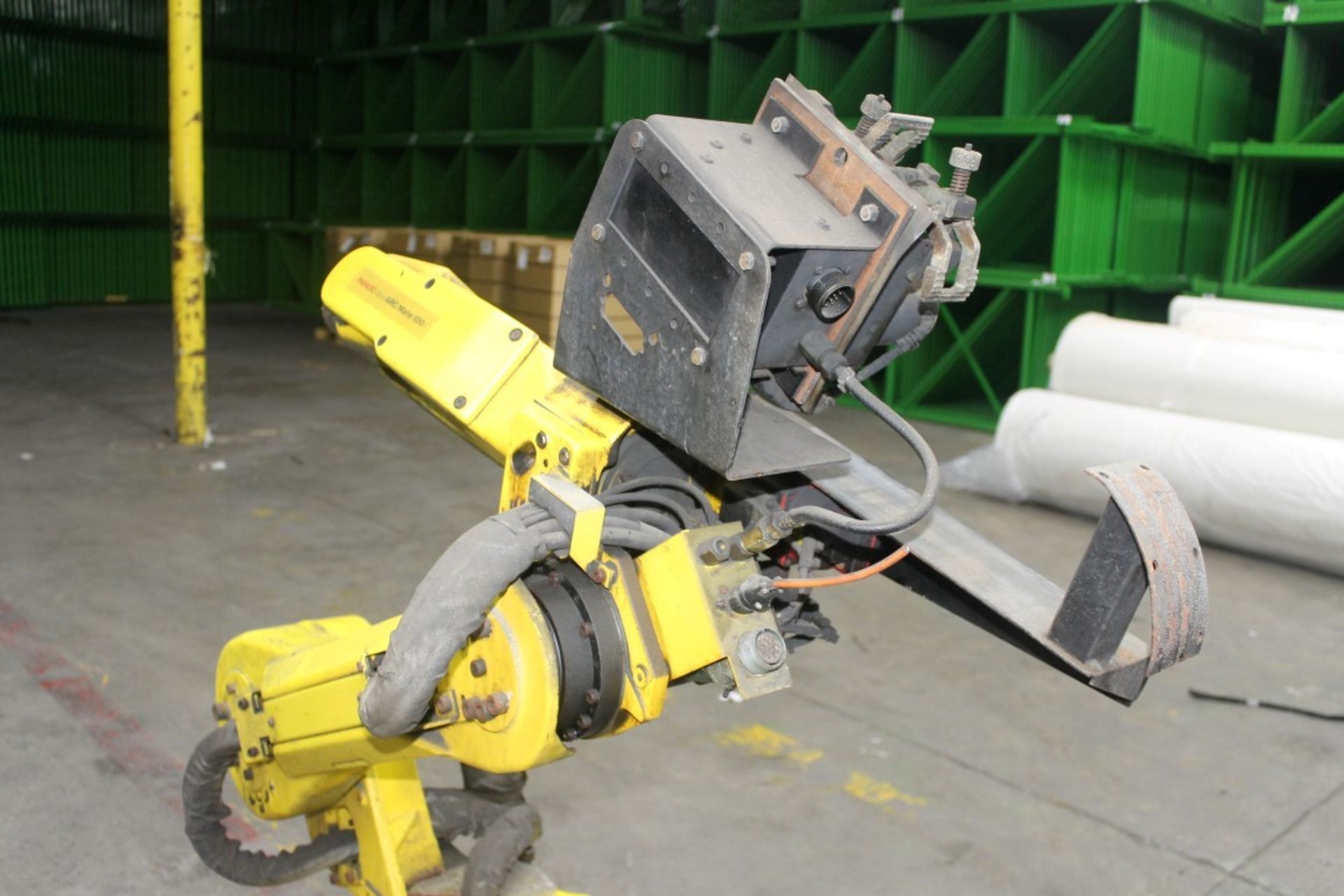 FANUC ARC MATE 100I ELECTRIC SERVO-DRIVEN WELDING ROBOT - Image 4 of 5