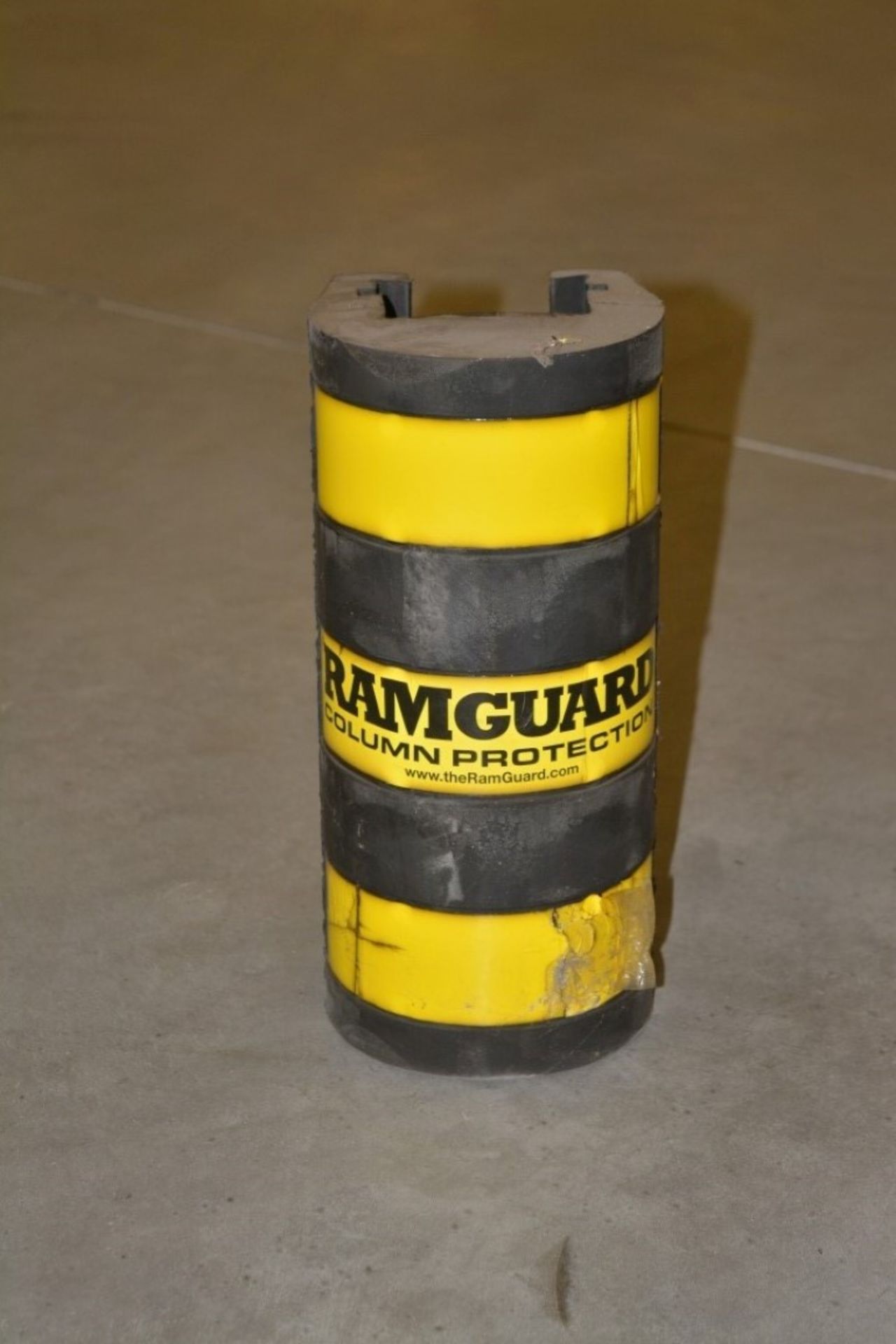 RAMGUARD SUPERIOR COLUMN PROTACTION SIZE: 12"H X 5.5"W WEIGHT: 9 LBS. FITS COLUMNS: 3""WIDE AND UP - Image 2 of 2