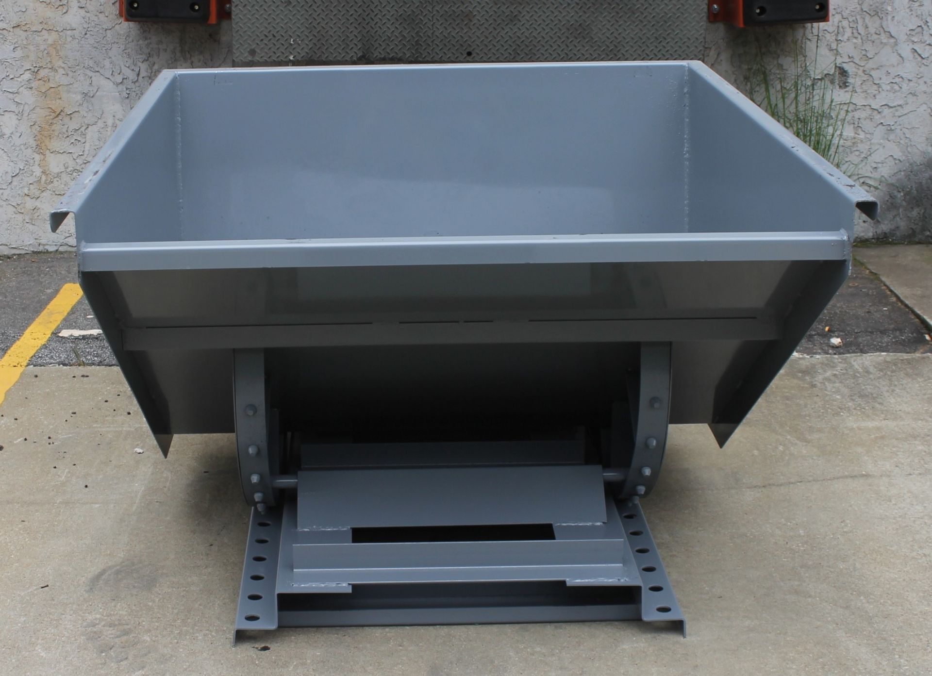 1.5 CU YARD SELF DUMPING HOPPER (NEW) - Image 3 of 5