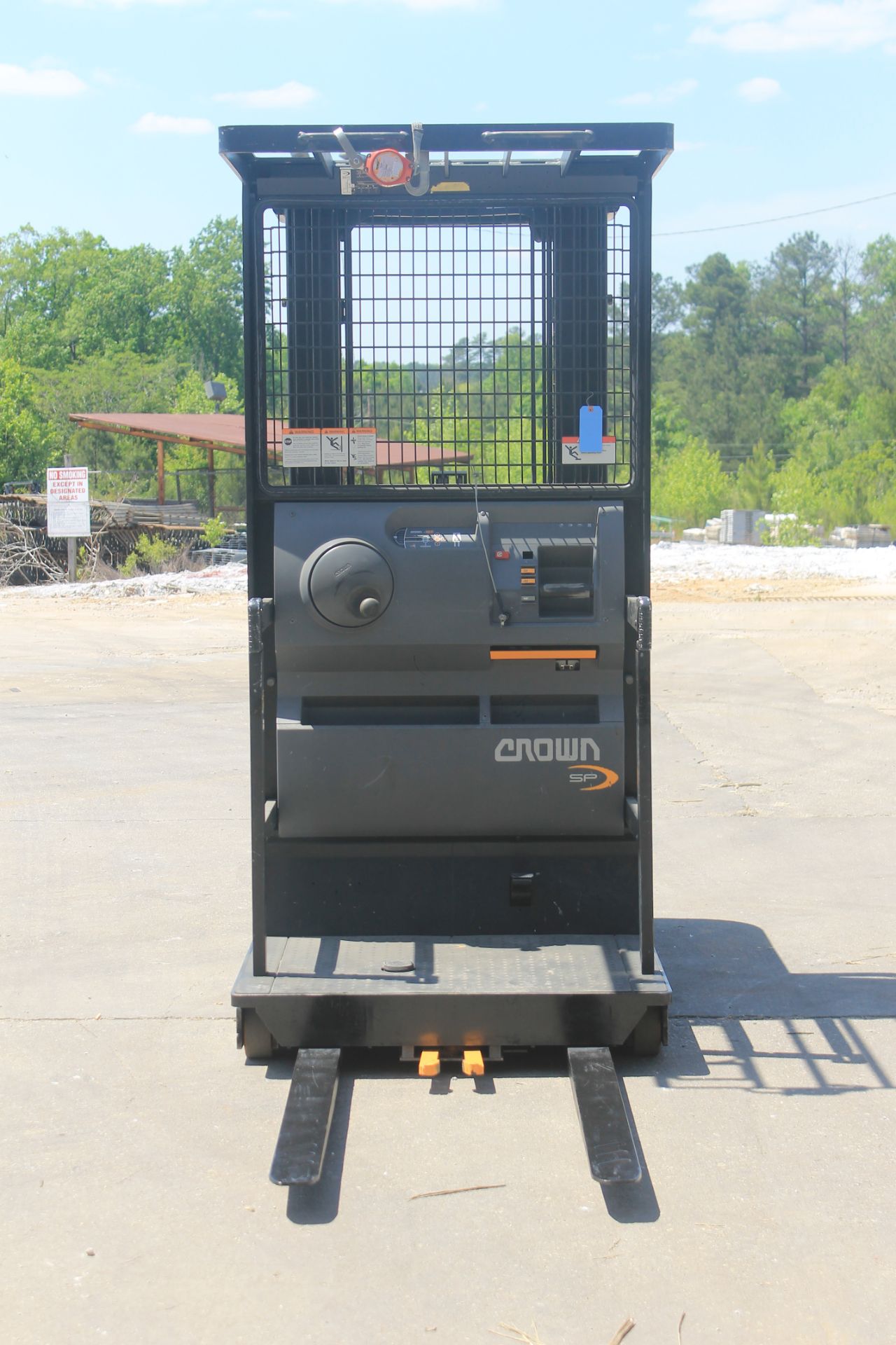 2008 CROWN ORDER PICKER 3000 CAPACITY (WATCH VIDEO) - Image 4 of 5