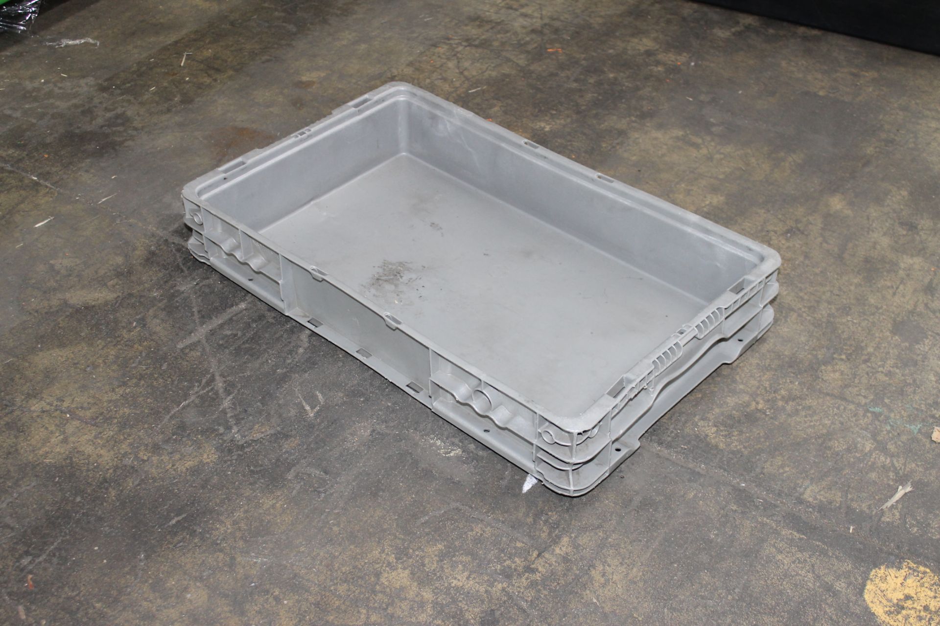 200 PCS OF ORBIS NSO2415-4 PLASTIC BINS - Image 2 of 3