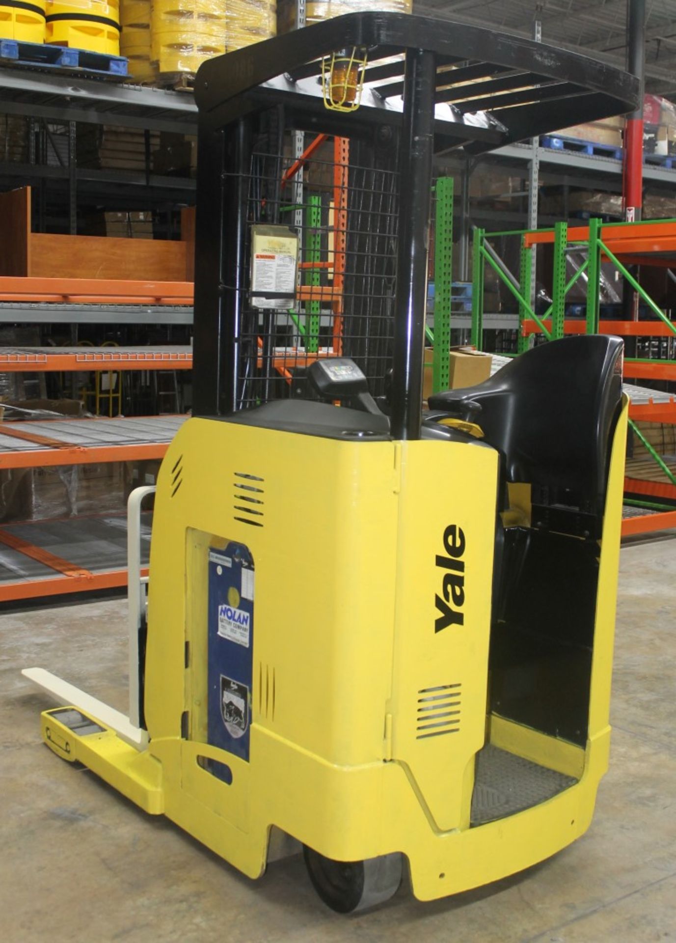 2007 YALE 4000 LBS CAPACITY REACH IN TRUCK / FORKLIFT (WATCH VIDEO) - Image 2 of 6