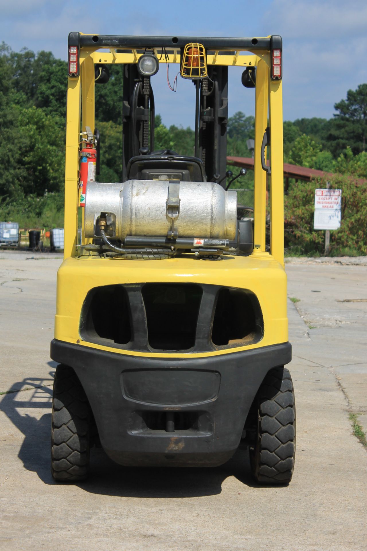 2014 HYSTER 5000LBS CAPACITY PROPANE FORKLIFT (WATCH VIDEO) - Image 4 of 5