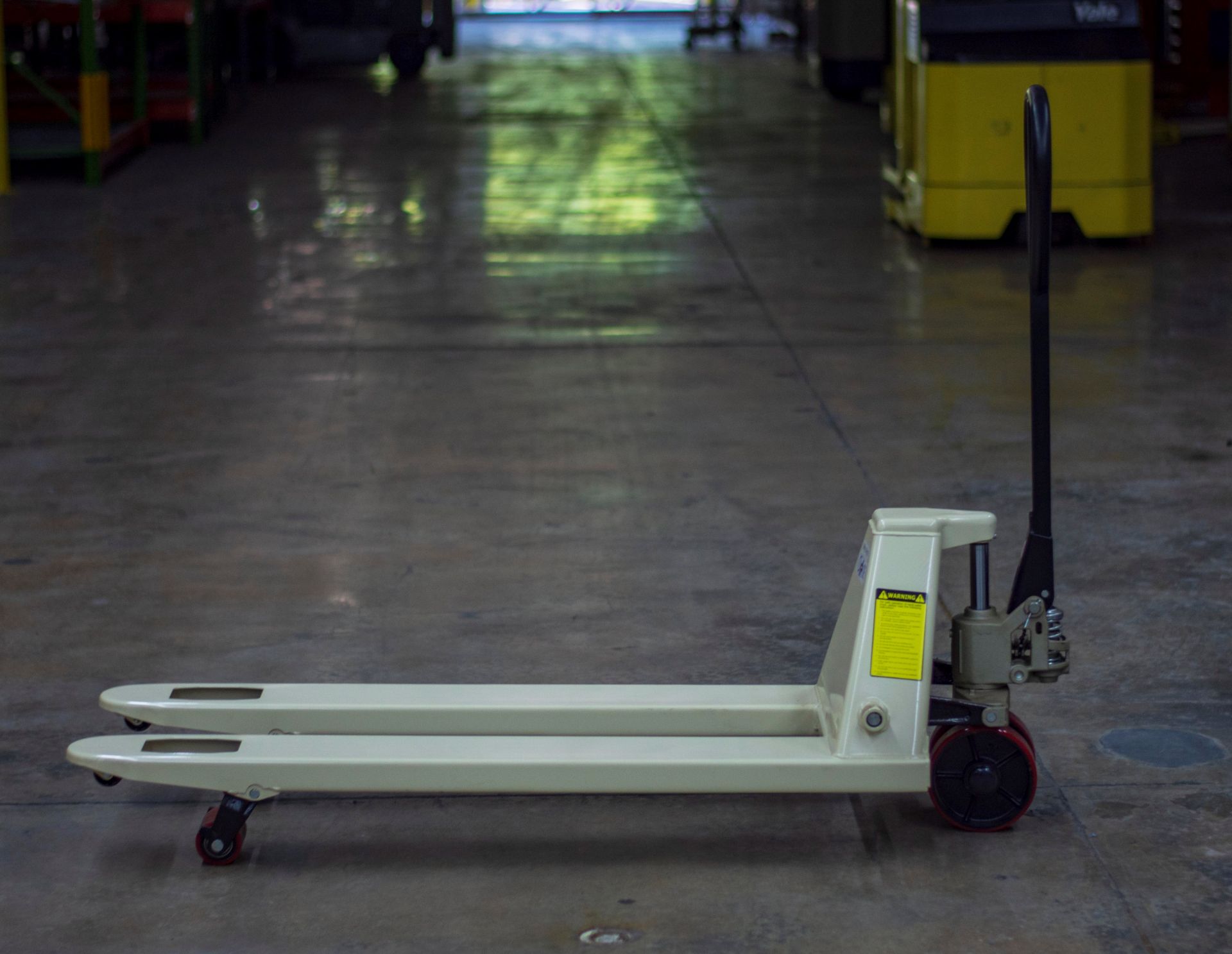 20"W X 48"L BRAND NEW NARROW PALLET JACK - Image 2 of 3