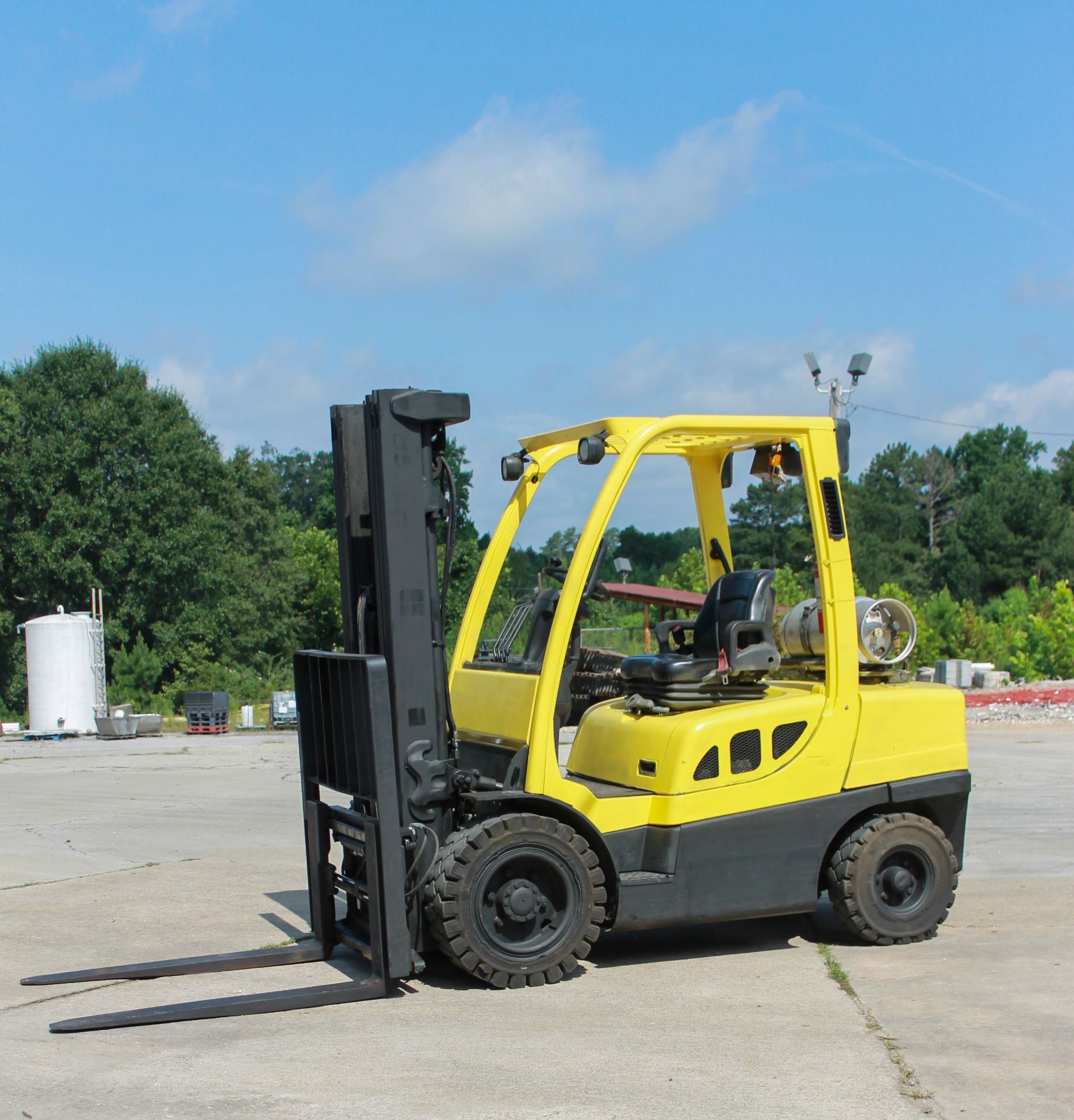 2014 HYSTER 5000LBS CAPACITY PROPANE FORKLIFT (WATCH VIDEO)