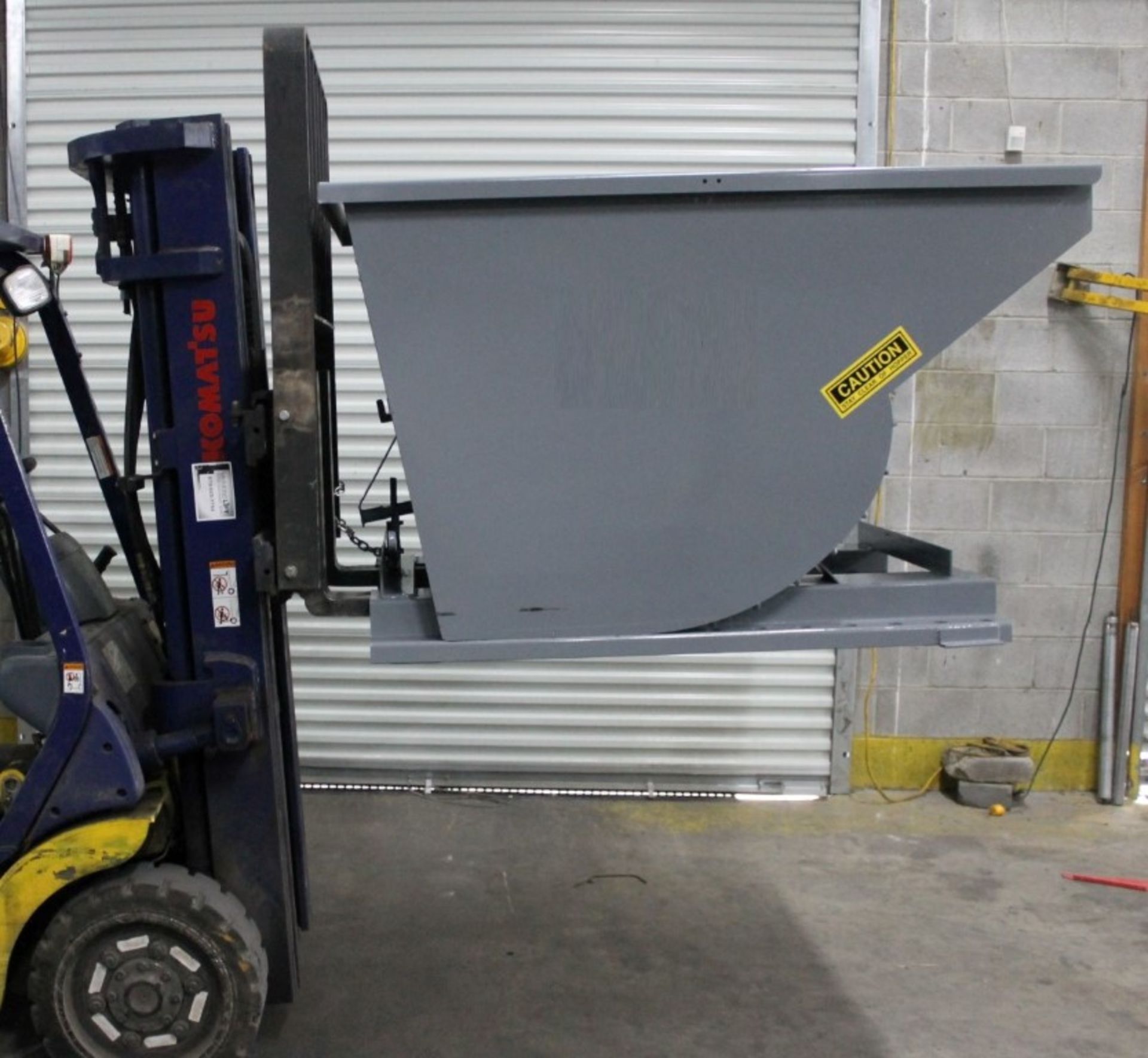 1 CU YARD SELF DUMPING HOPPER (NEW) - Image 4 of 4