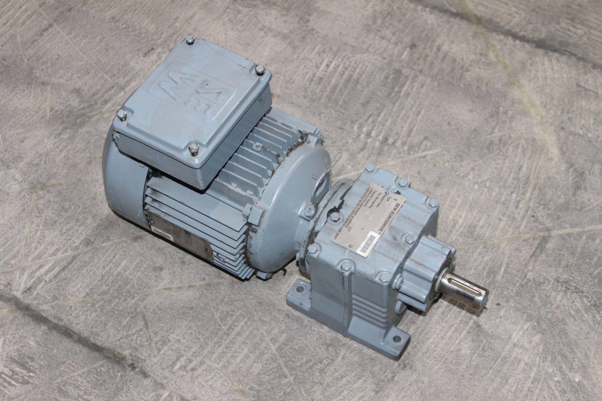 SEW-EURODRIVE 2 HP MOTOR WITH GEARBOX - Image 2 of 3