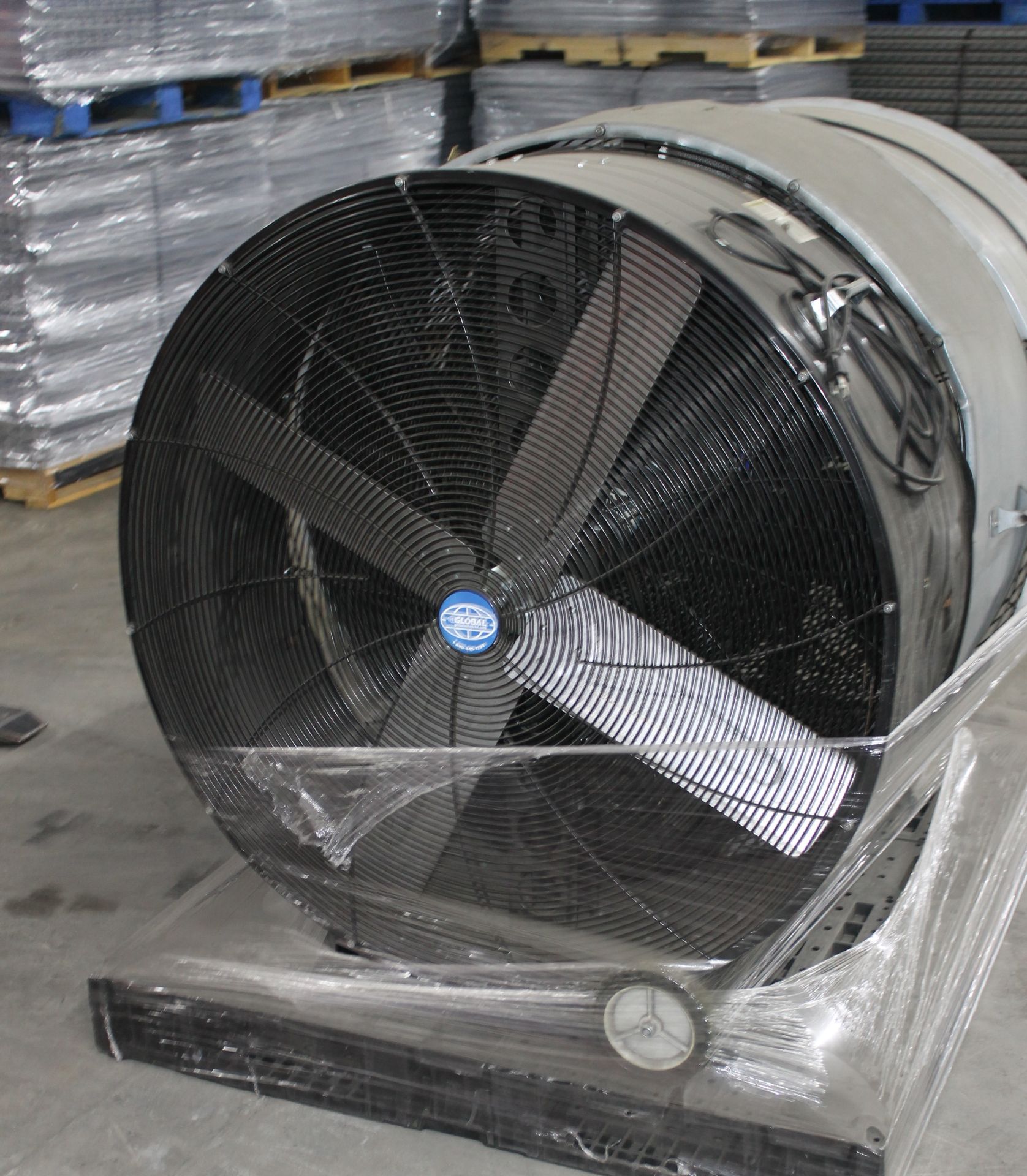 42" USED FAN - Image 3 of 4