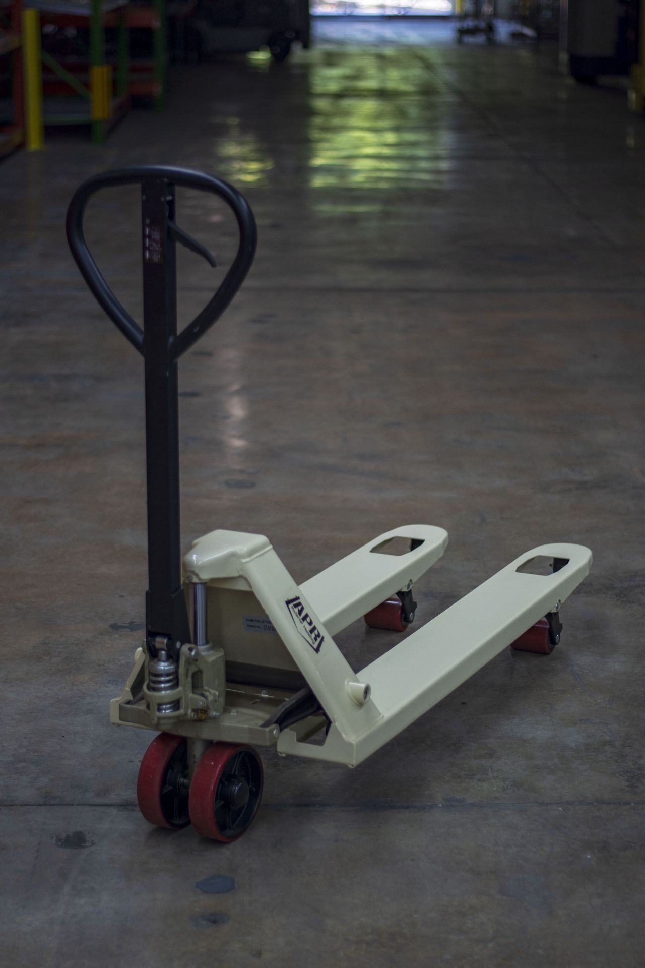 20"W X 48"L BRAND NEW NARROW PALLET JACK - Image 3 of 7