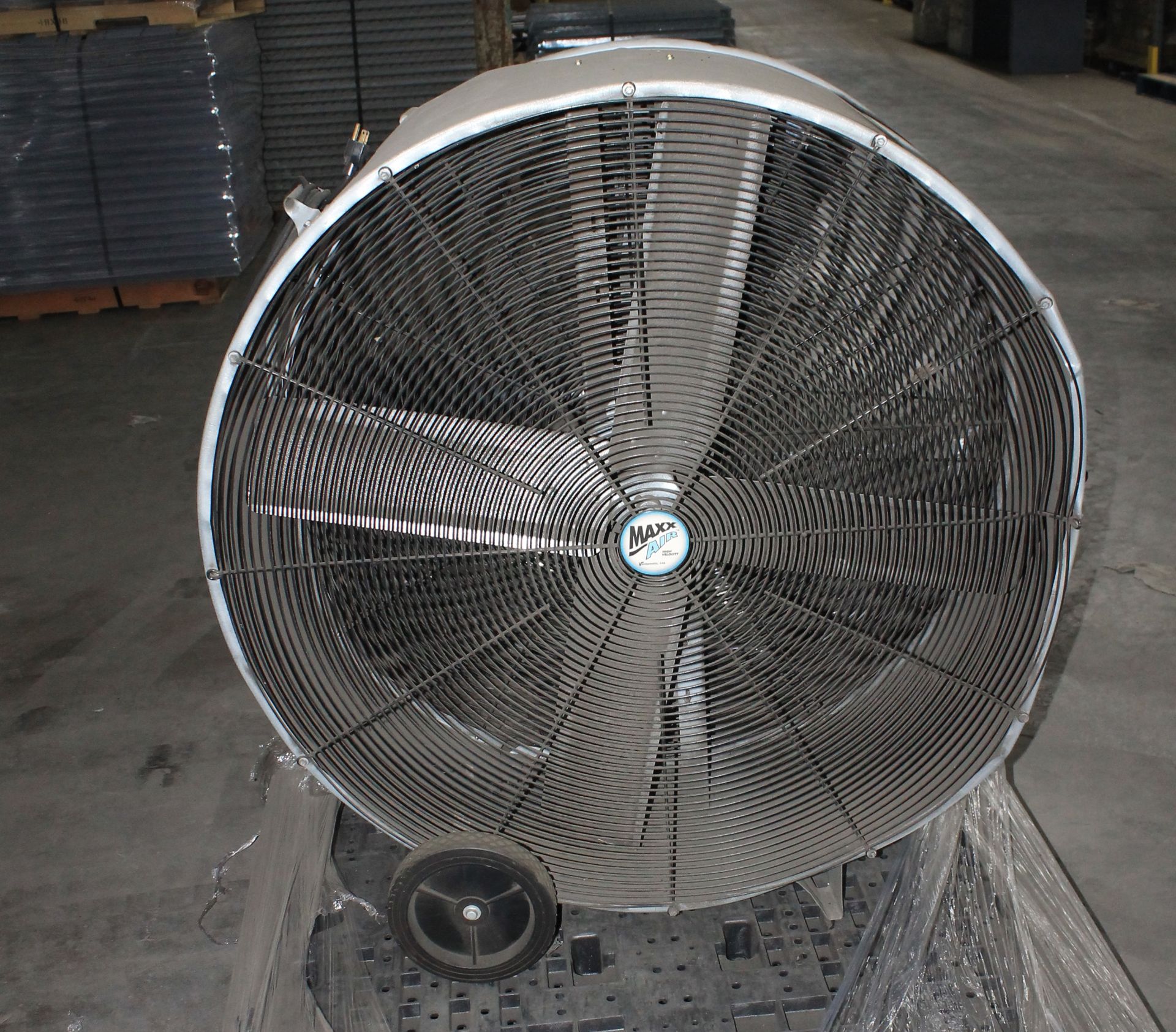 42" USED FAN - Image 4 of 4