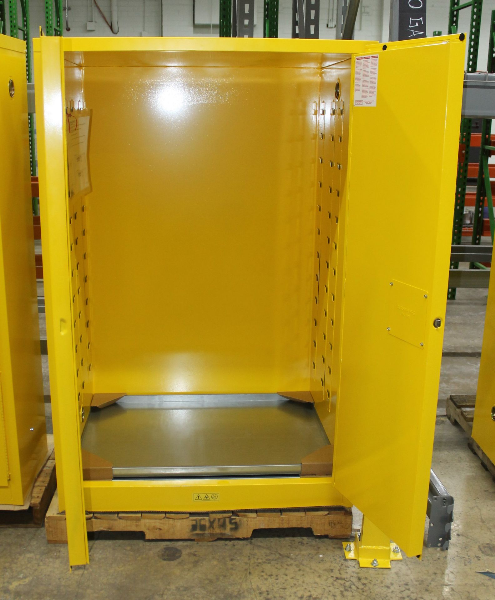 90 GALLON NEW FLAMMABLE SELF CLOSING SAFETY STORAGE CABINET - Image 4 of 4