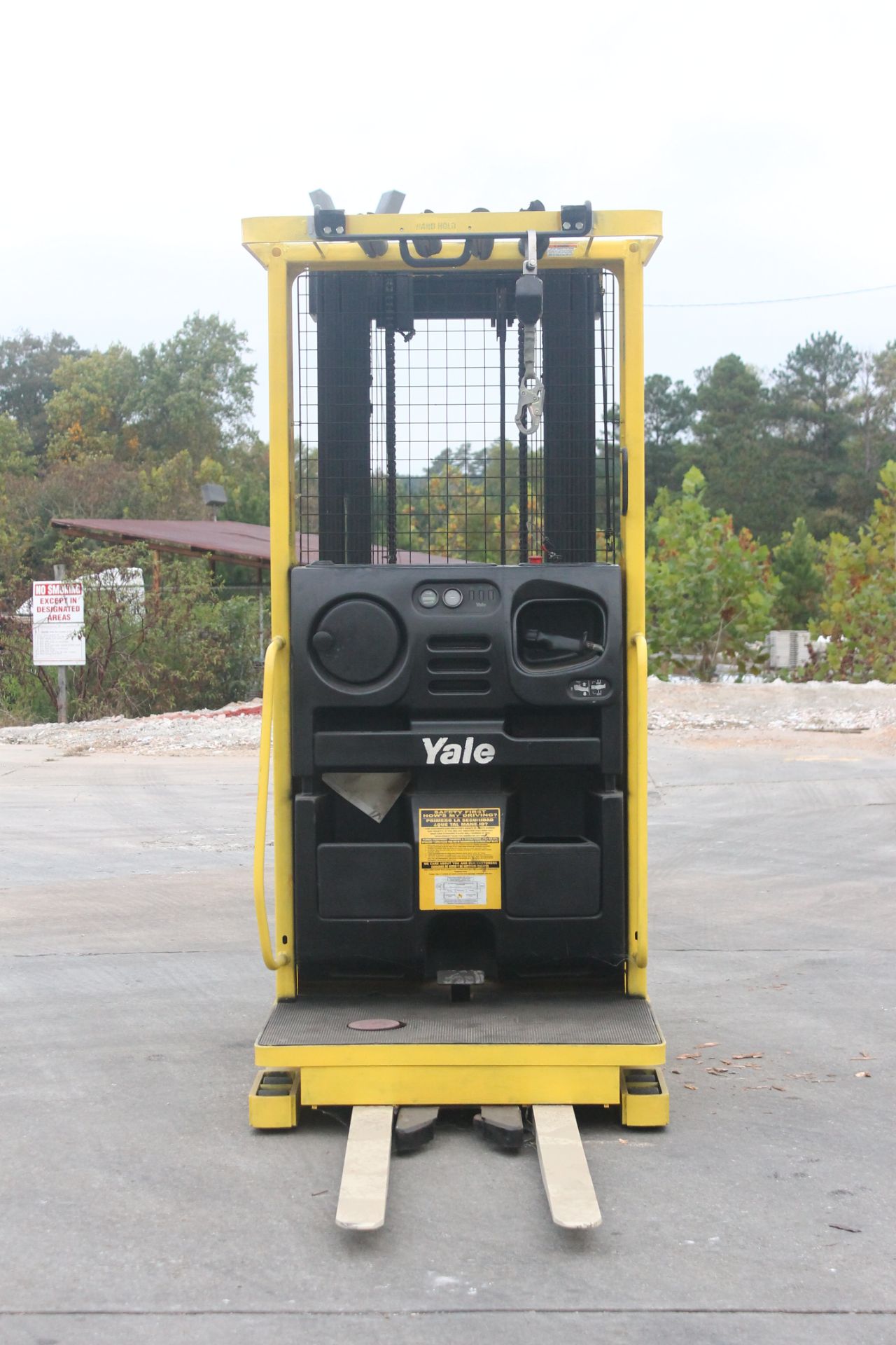 2007 YALE 3000 LBS CAPACITY ORDER PICKER (WATCH VIDEO) - Image 3 of 6