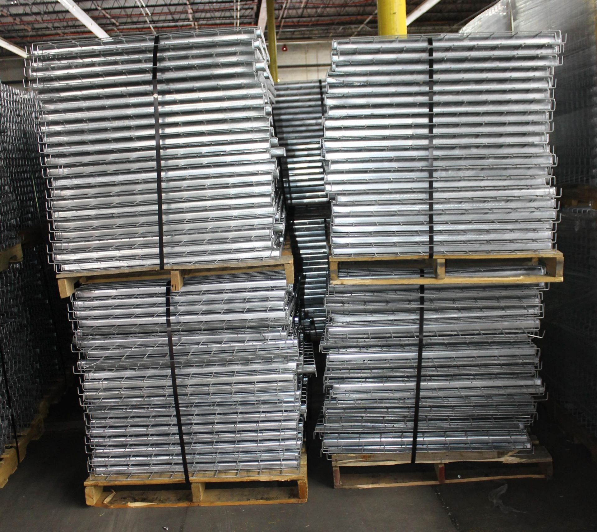 120 PCS OF LAY-IN 38" X 46" WIREDECK (FOR 42"D RACKS)