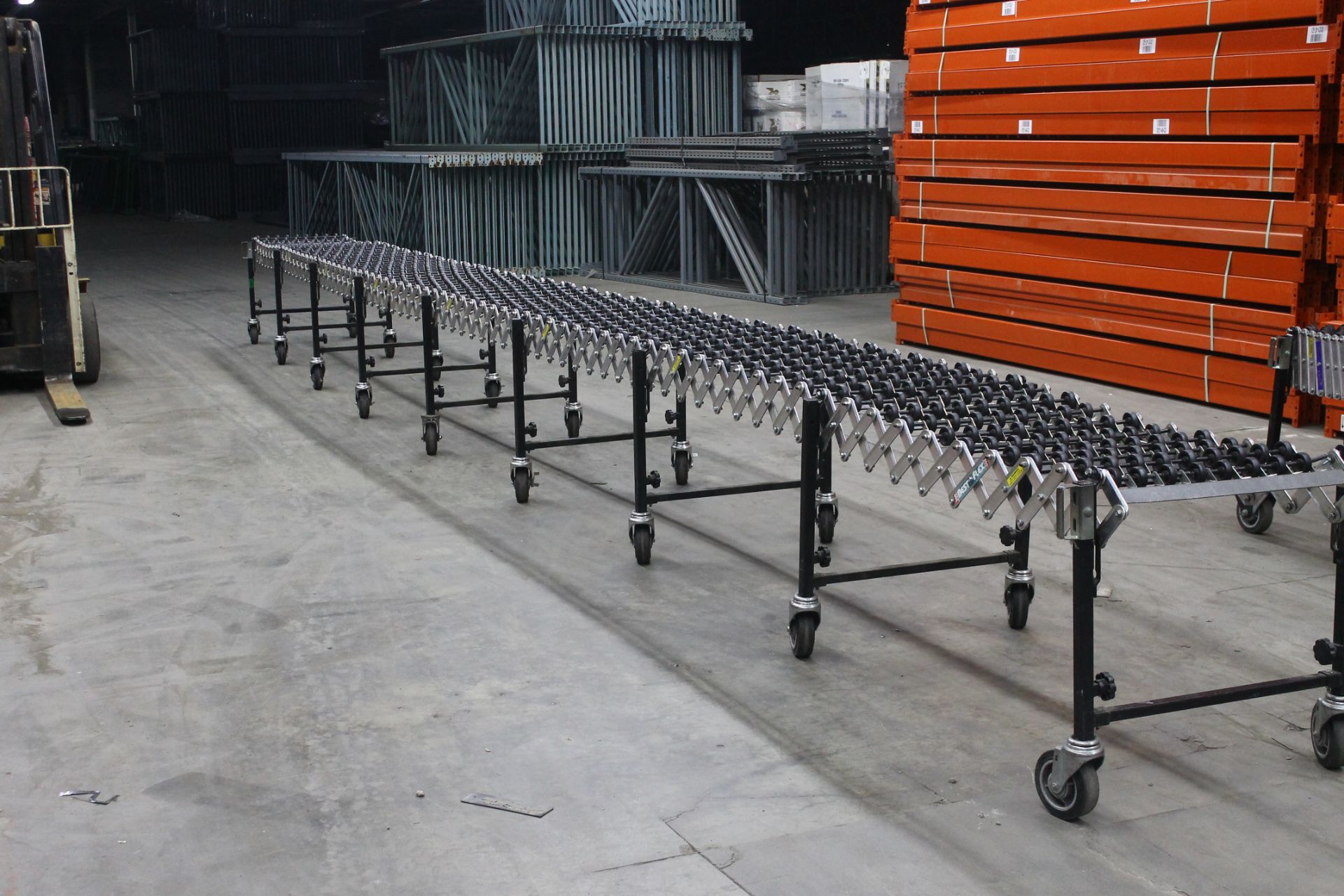 BESTFLEX SKATE WHEEL CONVEYOR 115"L X 30"H X 24"W