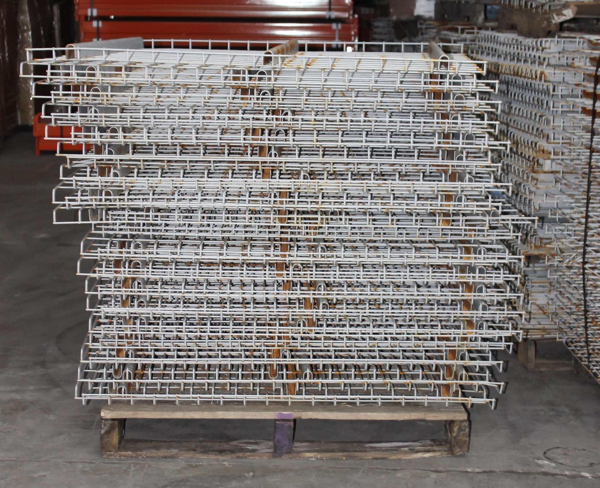 40 PCS OF WIREDECK 42 X 46 STANDARED DOUBLE SIDE WATERFALL
