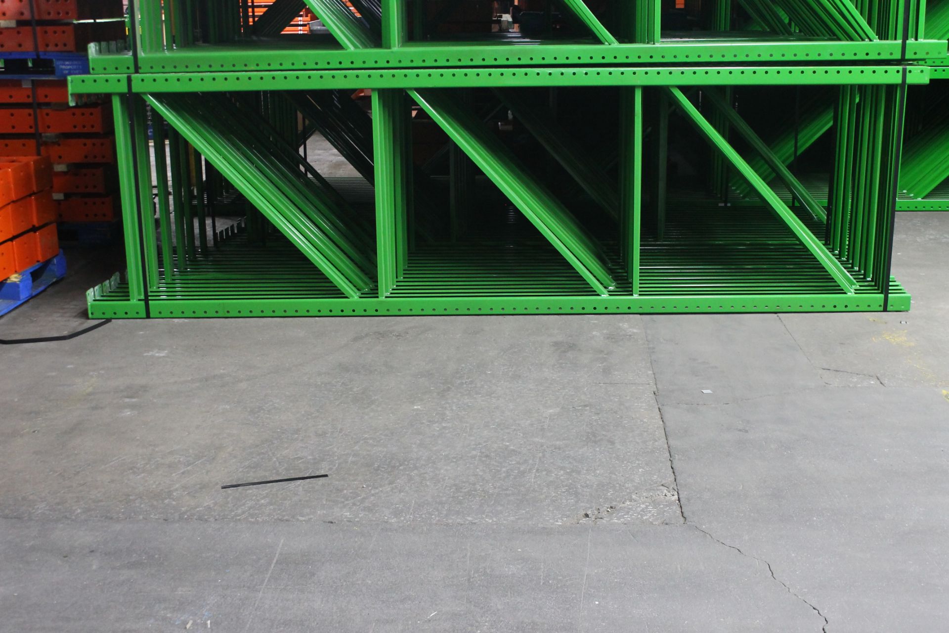 60 PCS NEW TEARDROP UPRIGHT 12'H X 42'D, 3 X 3 GREEN - Image 2 of 2