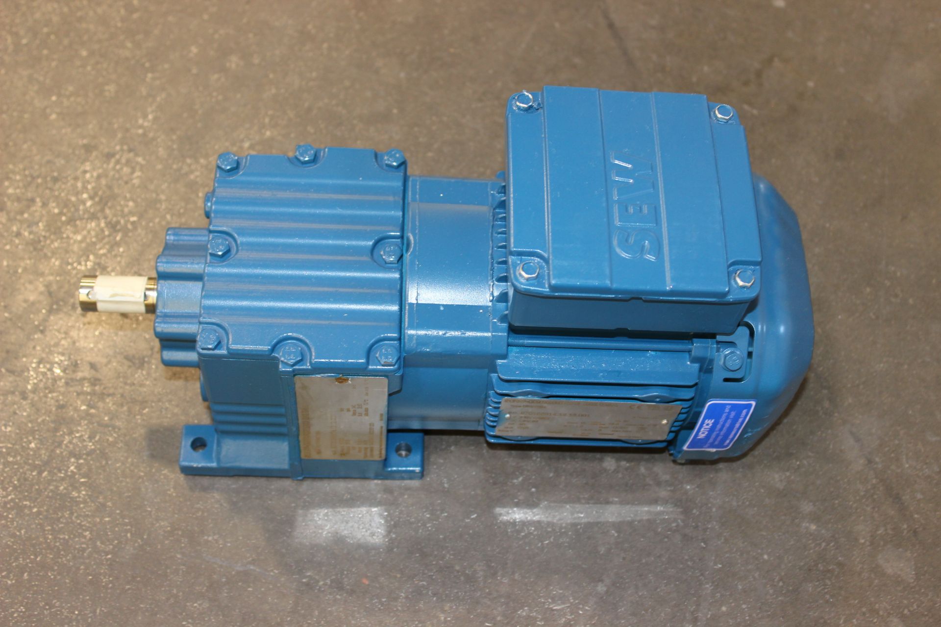 .50 HP SEW-EURODRIVE MOTOR WITH GEARBOX - Image 2 of 3