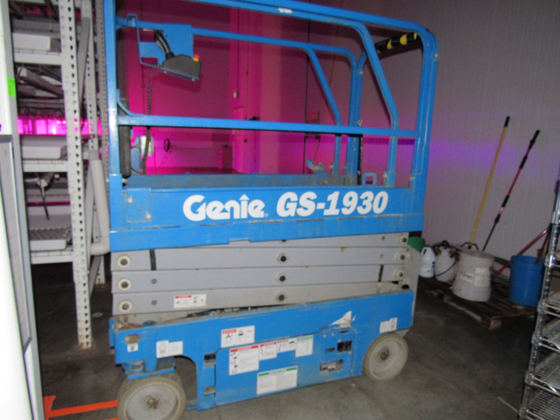 2017 Genie G5 1930 sissor lift 27.8 Hours