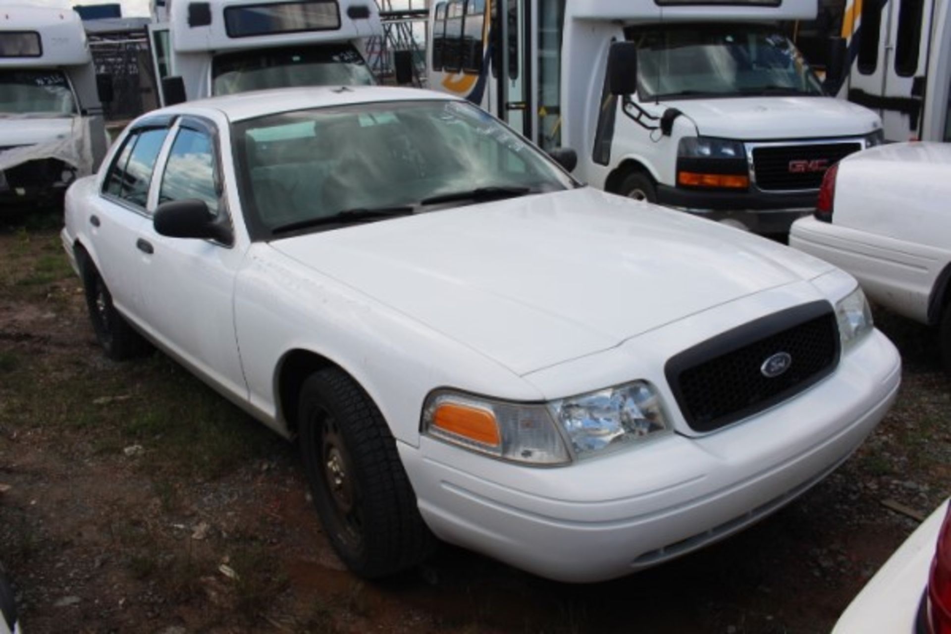 2010 FORD CROWN VIC - Image 2 of 6