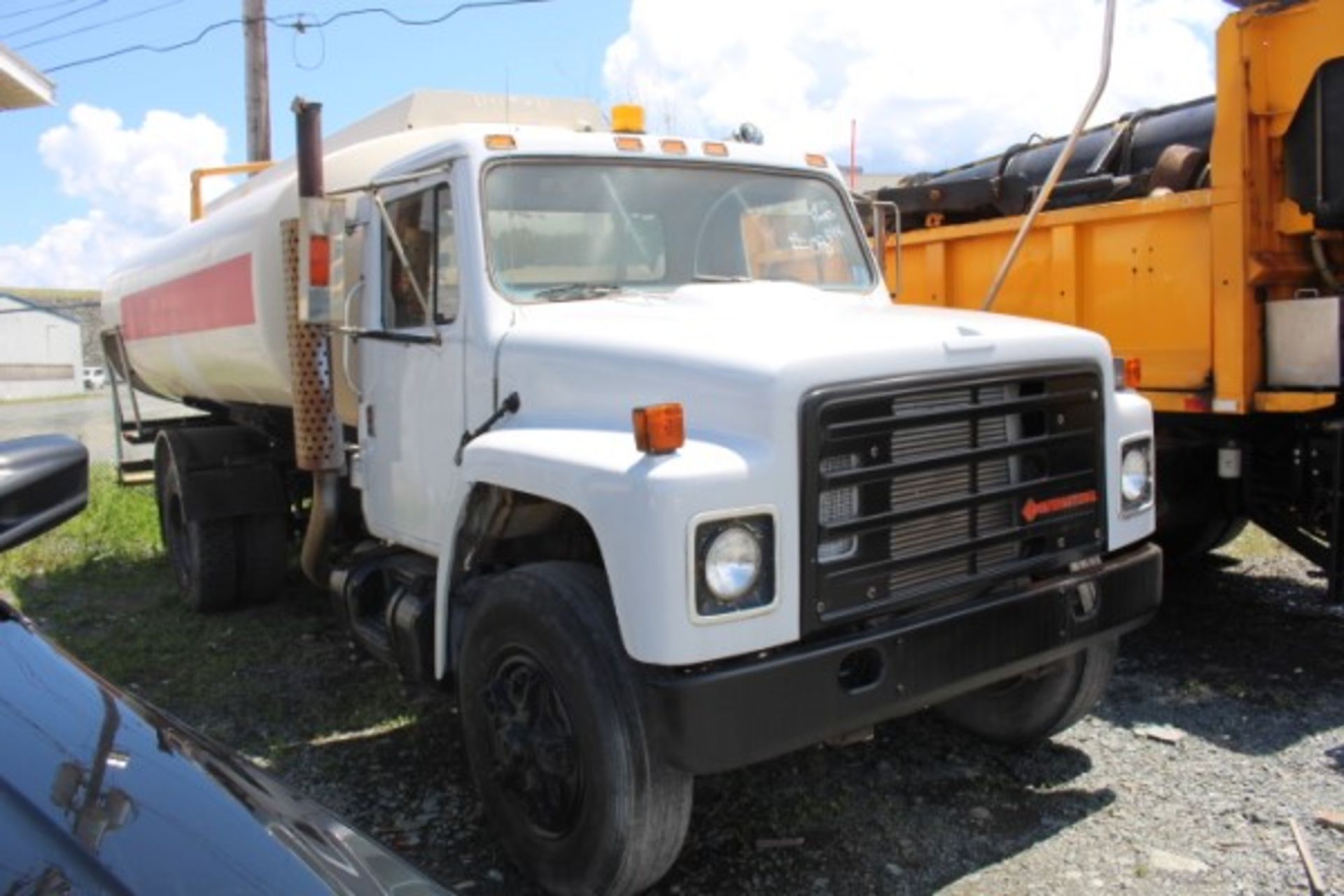 1988 International Water Truck - Image 2 of 6