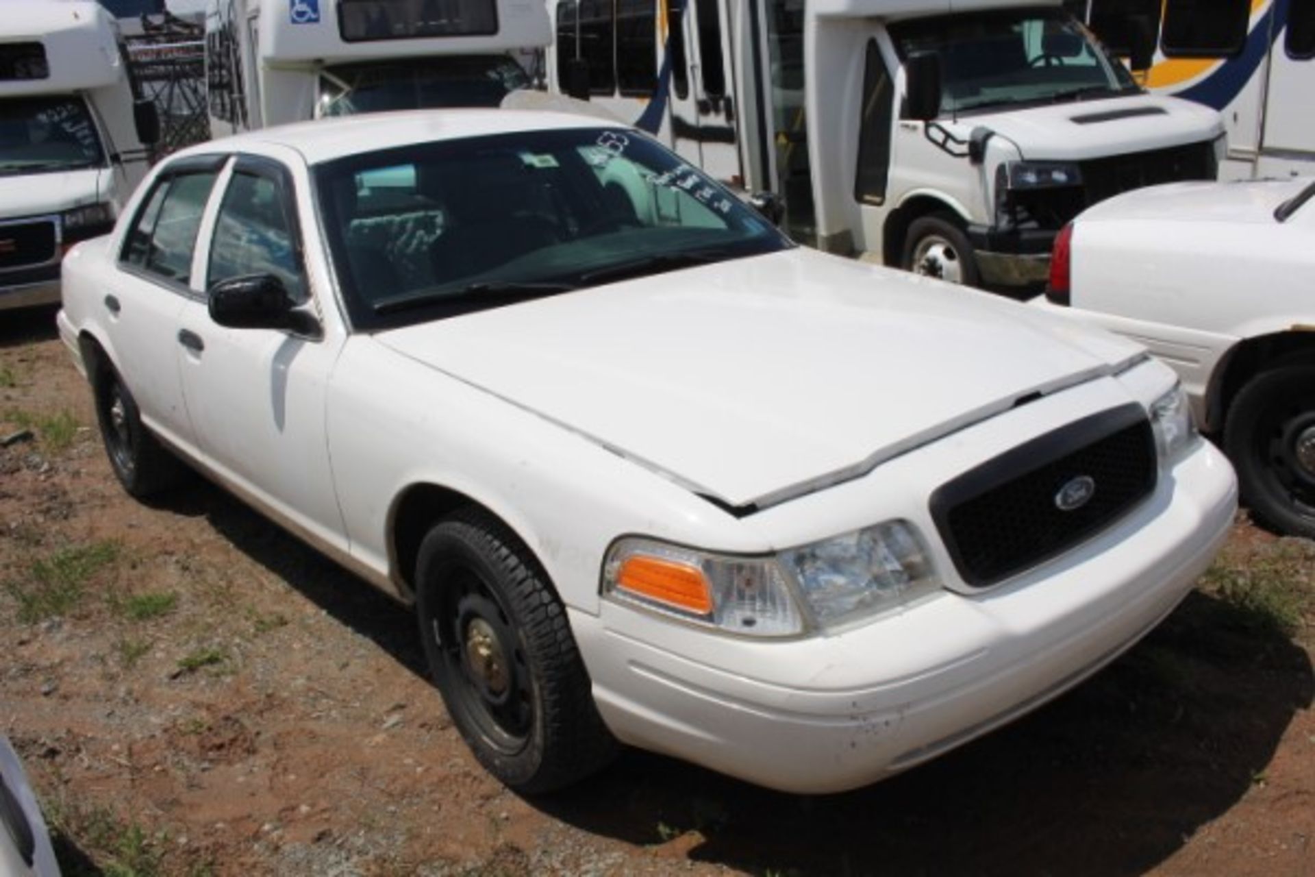 2011 FORD CROWN VIC - Image 2 of 6