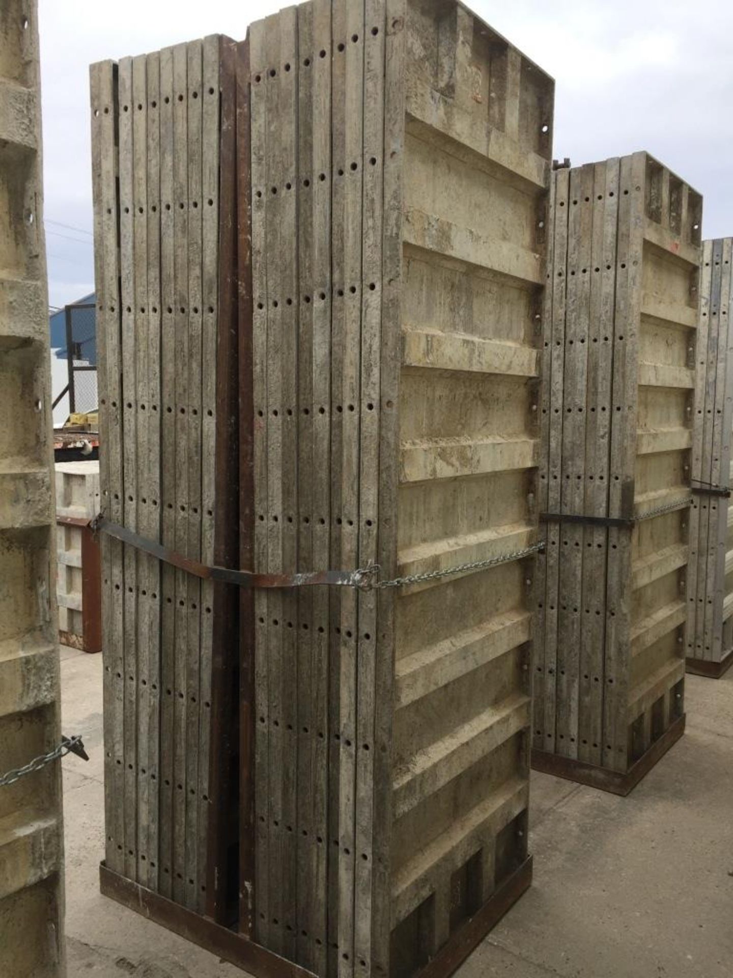 (18) Wall-Ties 36" x 9' aluminum concrete forms, smooth, 6-12 hole pattern - Image 2 of 3